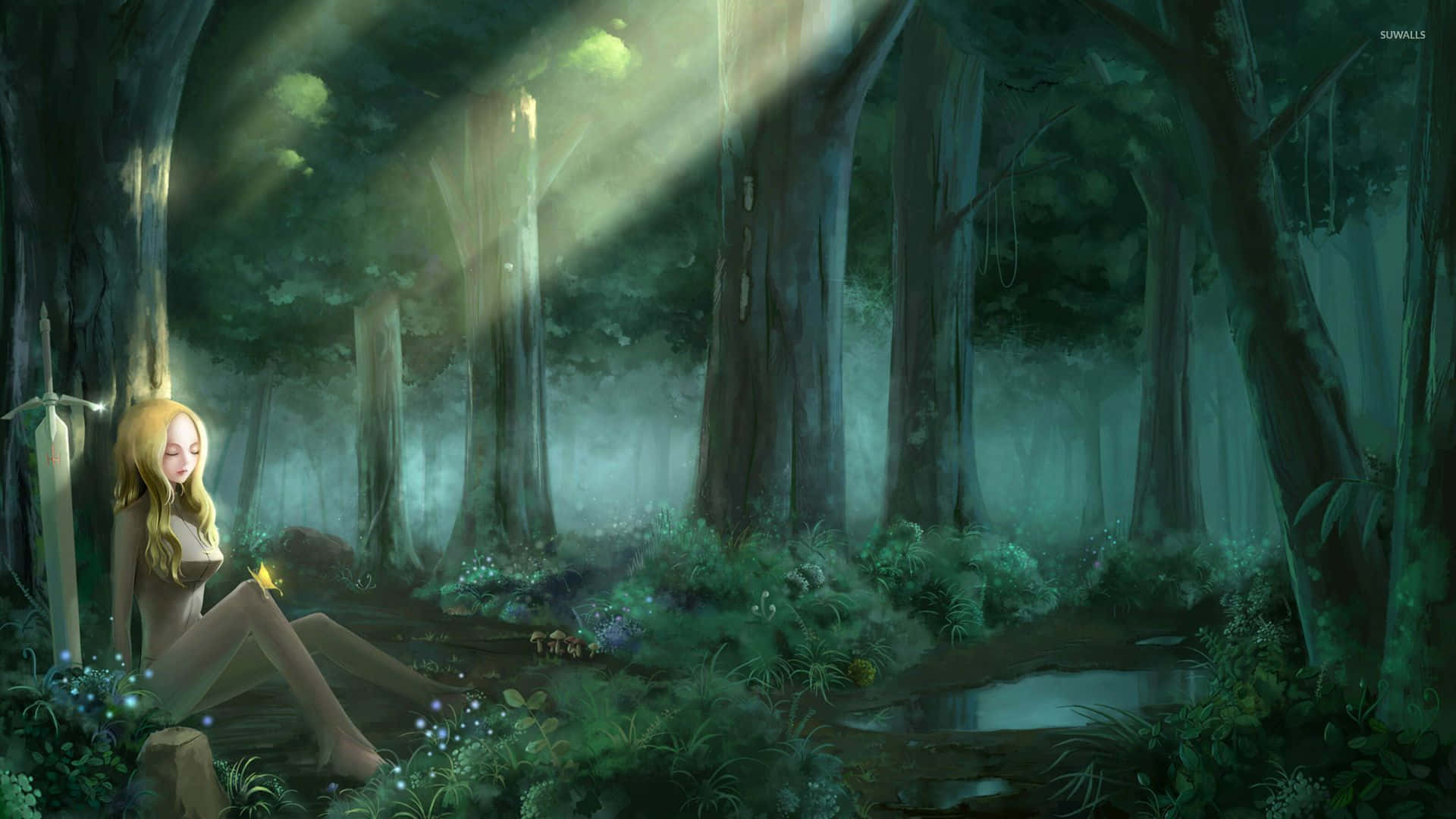 Anime Forest 桌布 壁紙 — 一位寧靜的動漫女孩，長長的金色頭髮，坐在迷霧籠罩的魔法森林中，金色的陽光穿過高聳的樹木照射下來。