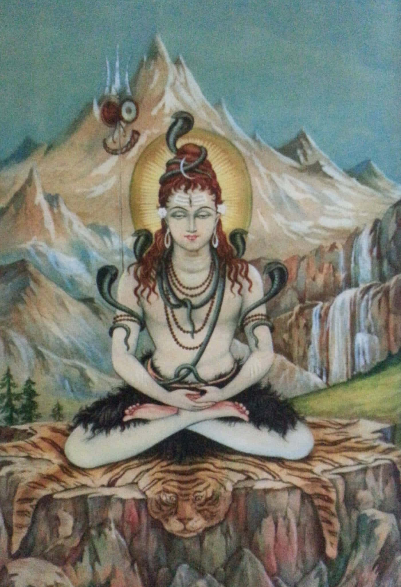 濕婆 桌布 壁紙 — 一位寧靜的印度教神祇，戴著眼鏡蛇冠冕和虎皮，在山頂上冥想，背景有瀑布和雪峰。
