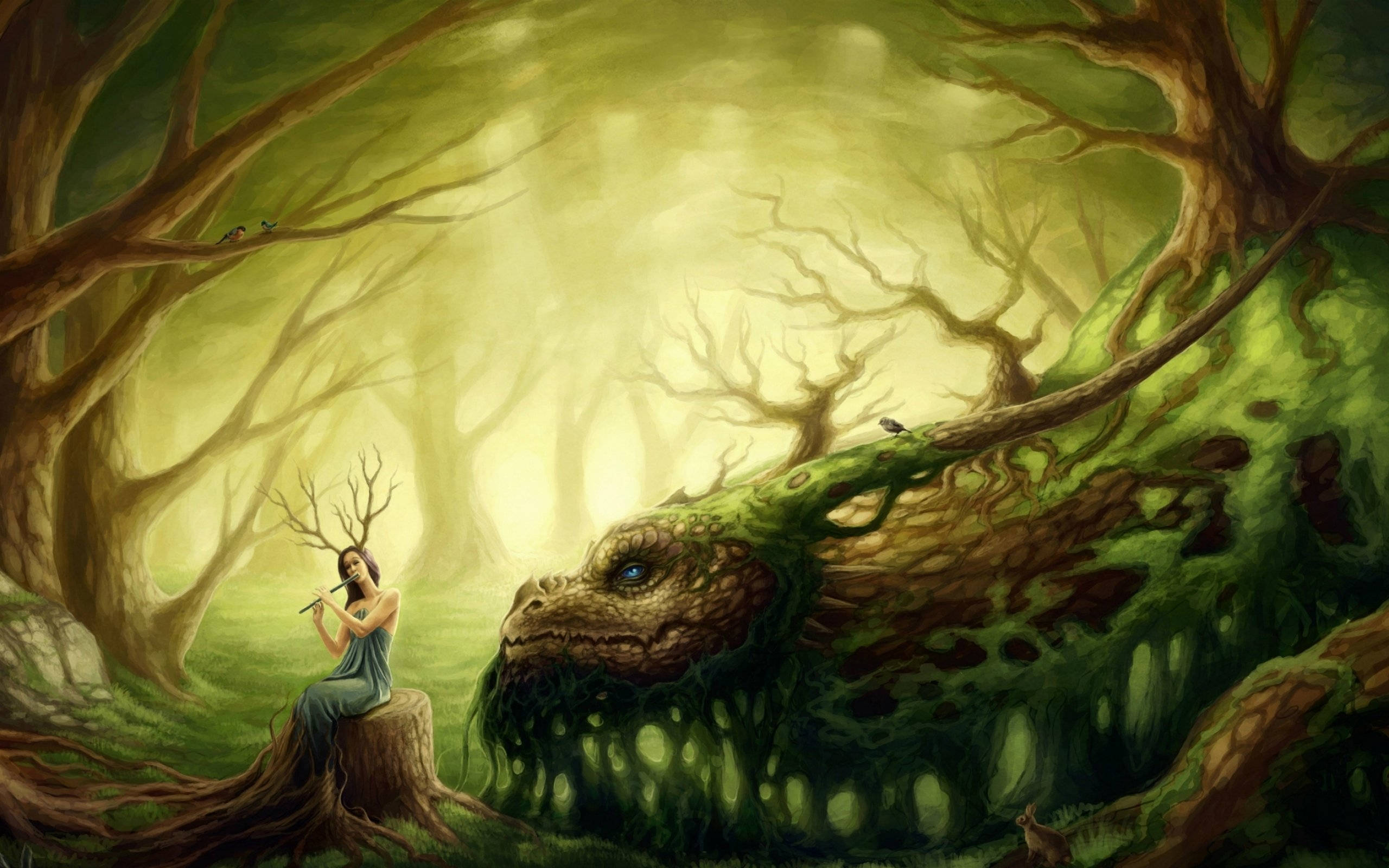 Mythical 桌布 壁紙 — 一位寧靜的女子，頭髮如鹿角，坐在長滿青苔的龍旁邊的樹樁上，龍在沐浴著金色光芒的神秘森林中沉睡。