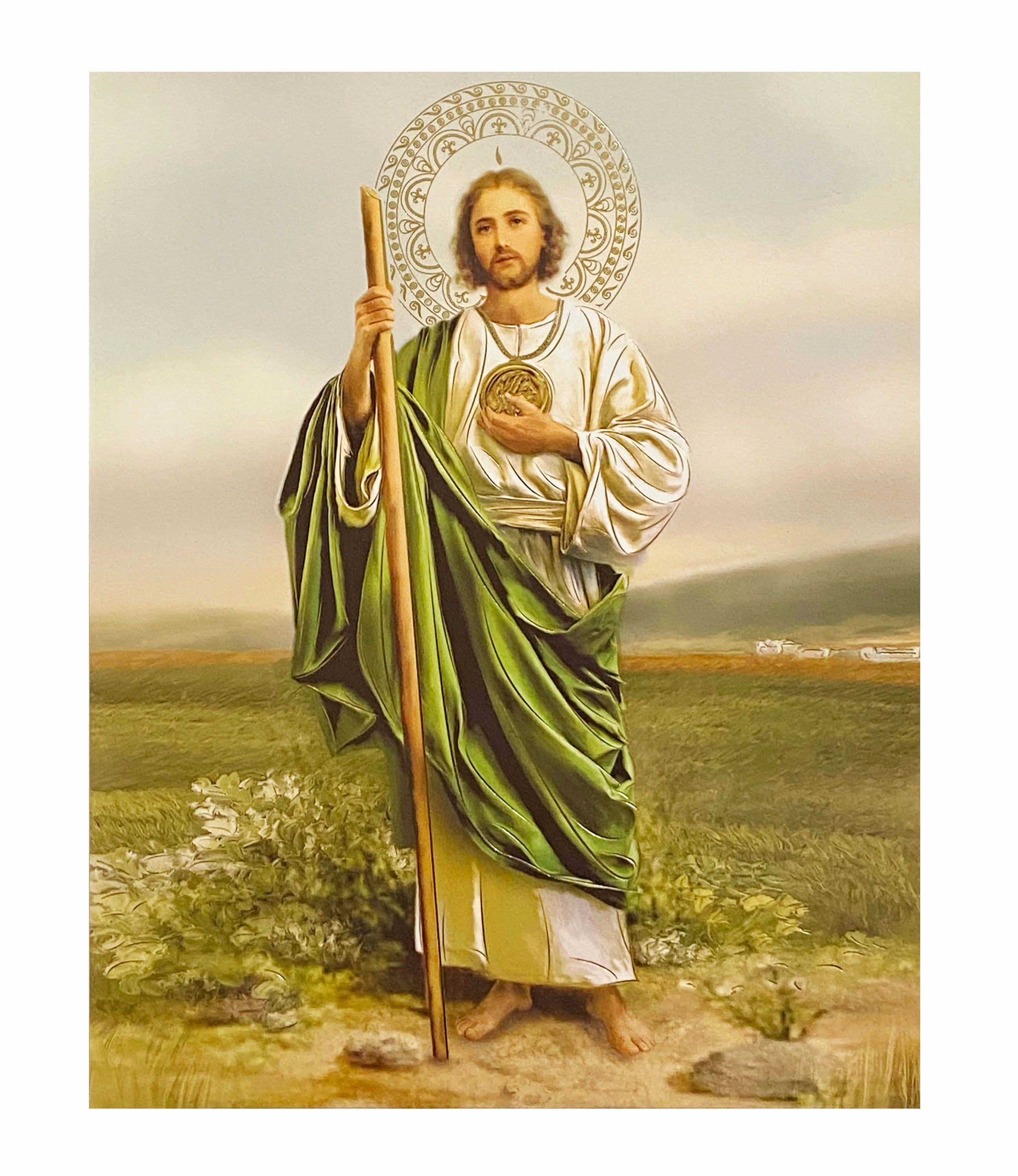 Religious Art 桌布 壁紙 — 一位帶有光環的寧靜宗教人物，站在田園風格的田野中，手持權杖和神聖標誌。