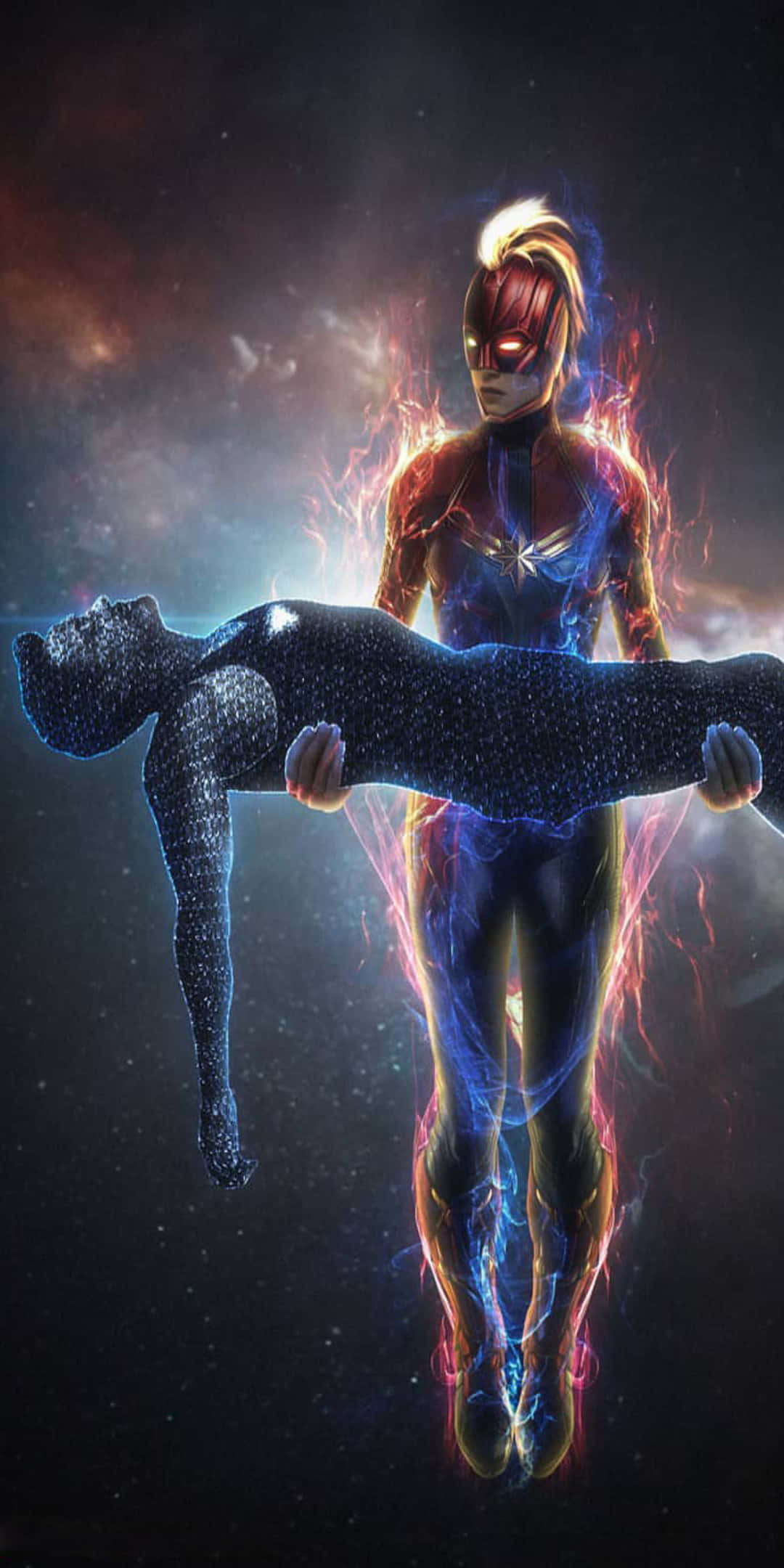 brie larson 桌布 壁紙 — 一位帶有火焰光環的超級女英雄，在充滿星星的宇宙星雲中抱著一個發光的人形身影。