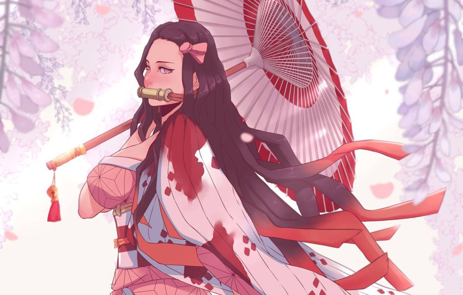 Digital 桌布 壁紙 — 一位平靜的動漫女孩，長長的黑髮，在飄落的櫻花中拿著一把紅白相間的傘。
