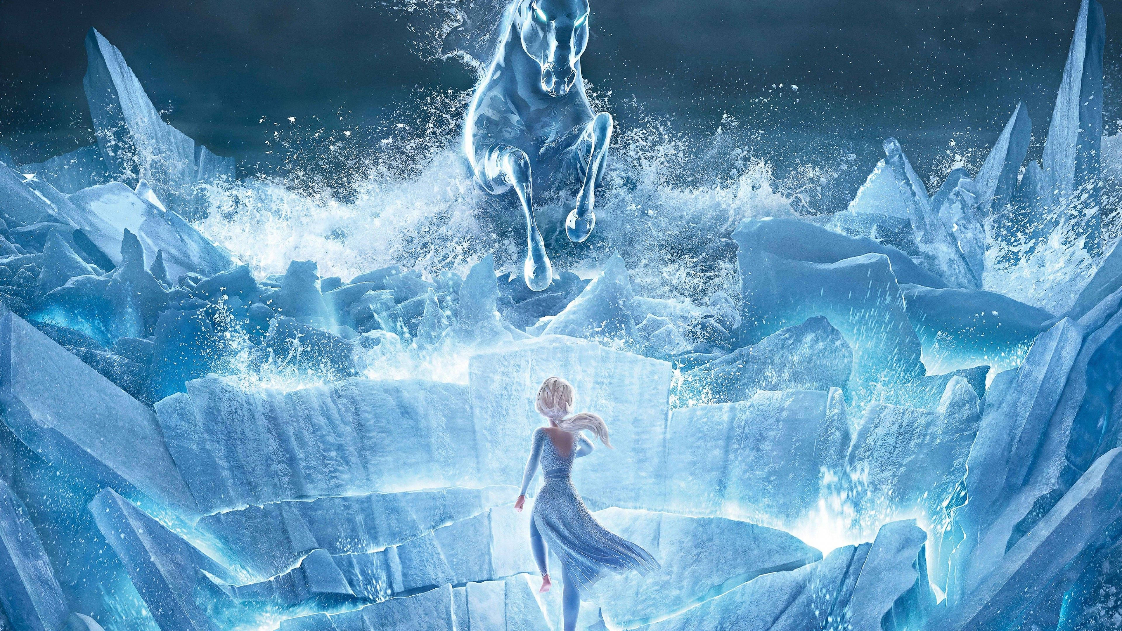冰雪奇緣2 桌布 壁紙 — 一位年輕女子站在冰上，一匹發光的冰馬跳過洶湧的海浪和鋸齒狀的水晶結構。