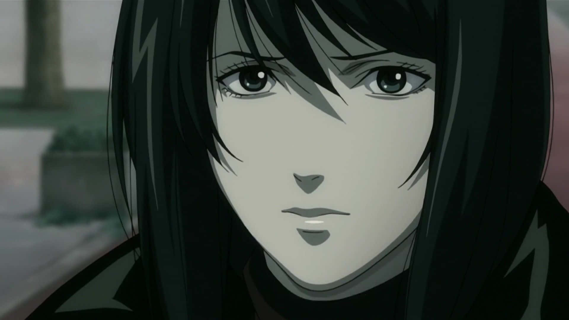 Naomi Misora 桌布 壁紙 — 一位年輕女性的特寫動畫肖像，長長的黑髮和強烈的眼神，嚴肅地望向前方。
