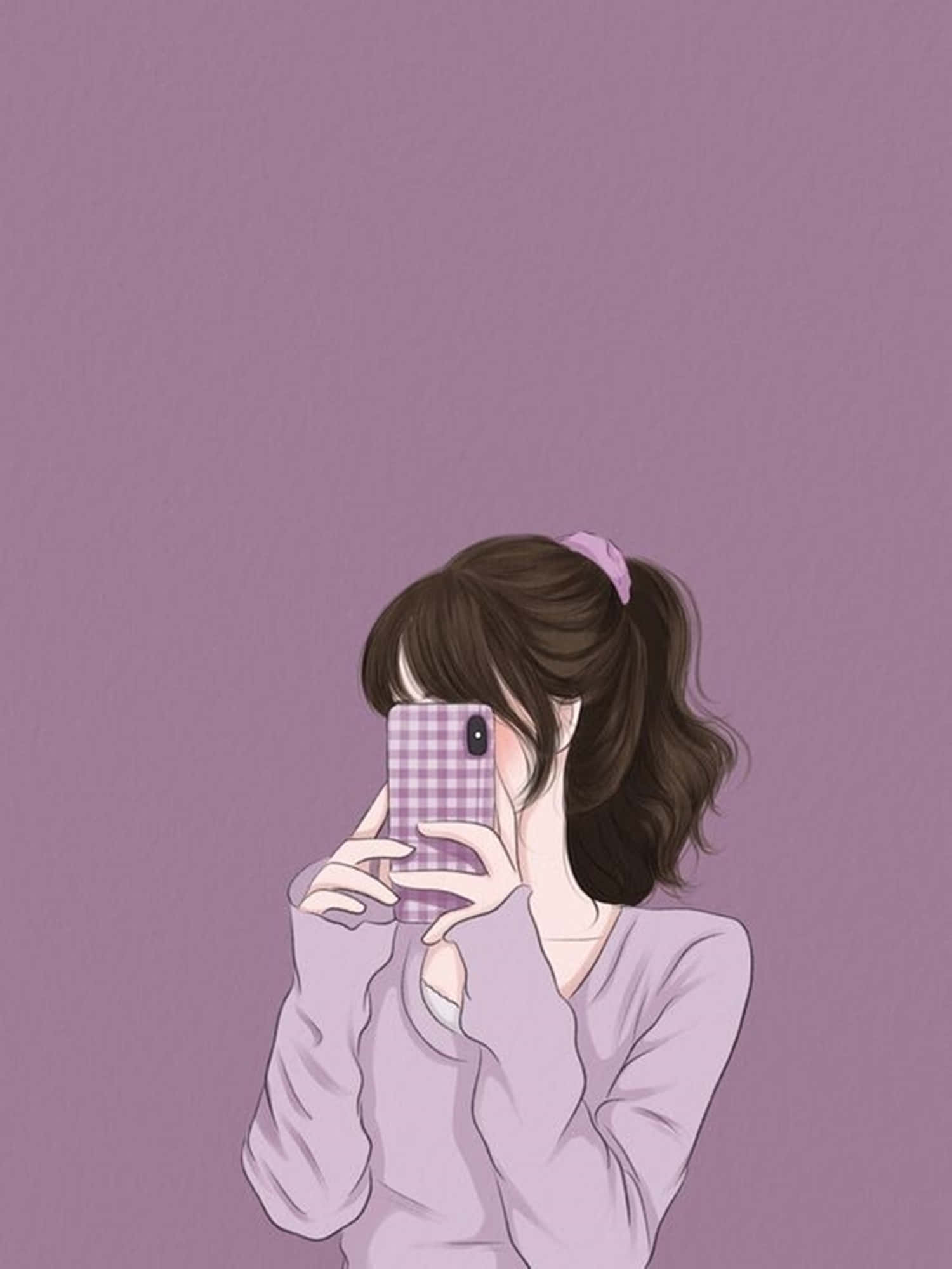 動漫女孩 桌布 壁紙 — 一位年輕女性紮著馬尾辮，在純色薰衣草背景前用紫色格紋手機自拍。