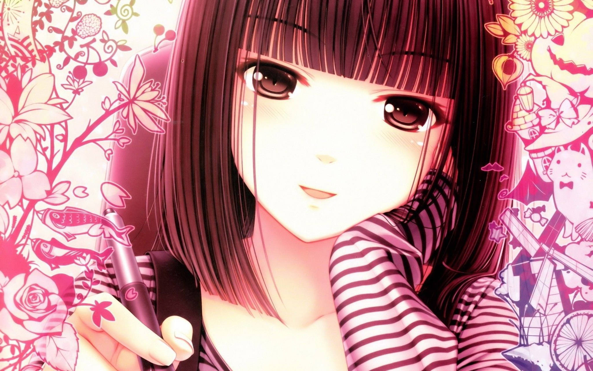 粉色動漫美學 桌布 壁紙 — 一位年輕的動漫女孩，深色頭髮，穿著條紋襯衫，握著一支筆，周圍環繞著粉紅色花卉和奇思妙想的插圖。