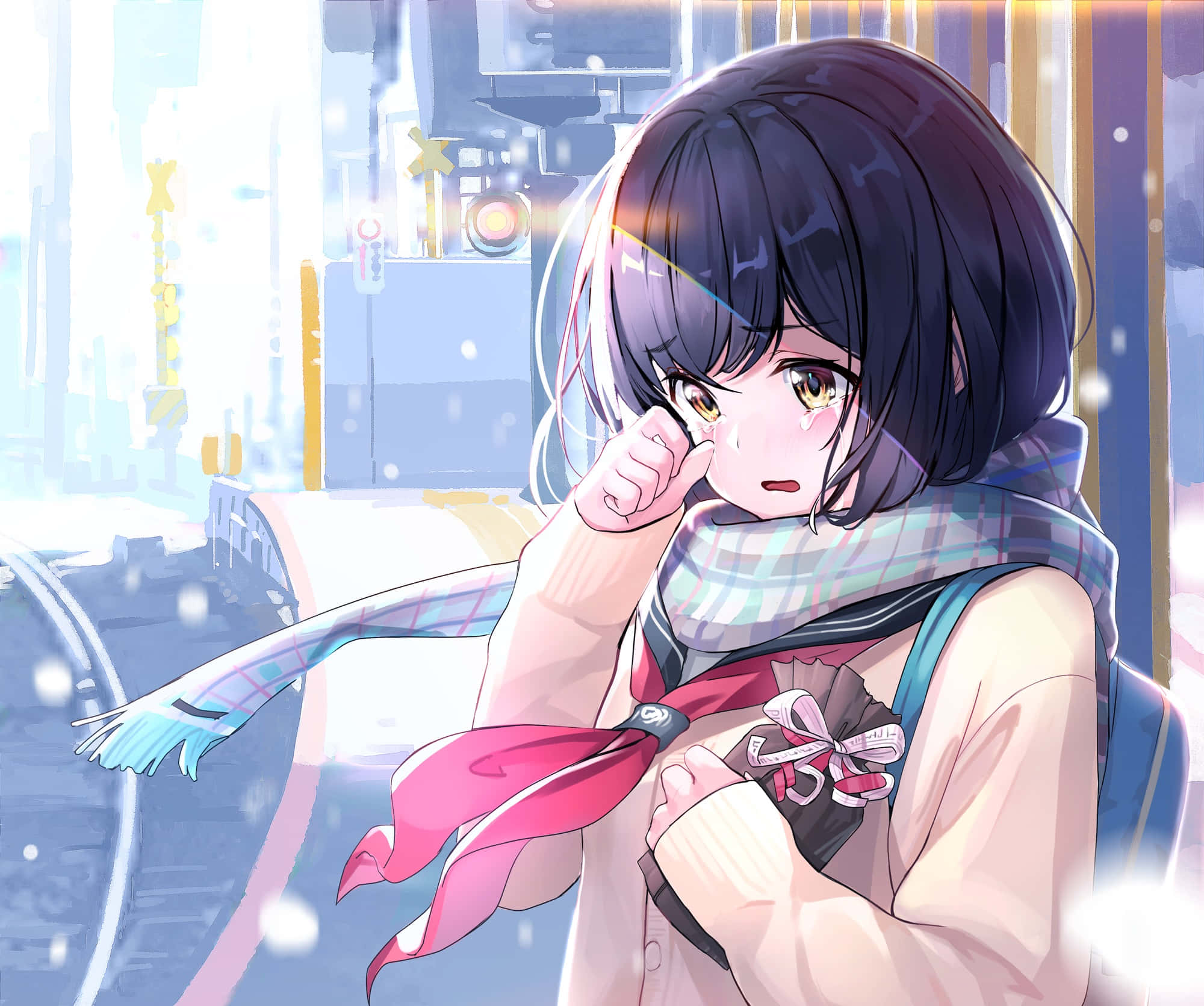 Broken Heart Anime 桌布 壁紙 — 一位年輕的動漫女孩，深色頭髮和黃色眼睛，戴著格子圍巾和粉紅色蝴蝶結，透過窗戶看著雪景城市。