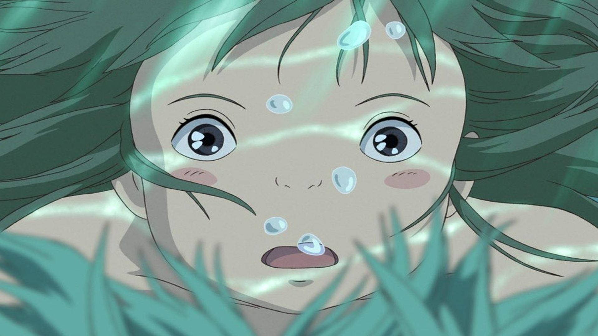 神隱少女 桌布 桌布 壁紙 — 一位年輕的動漫女孩，綠色頭髮，漂浮在水下，陽光透過水面，氣泡從她的嘴唇升起。