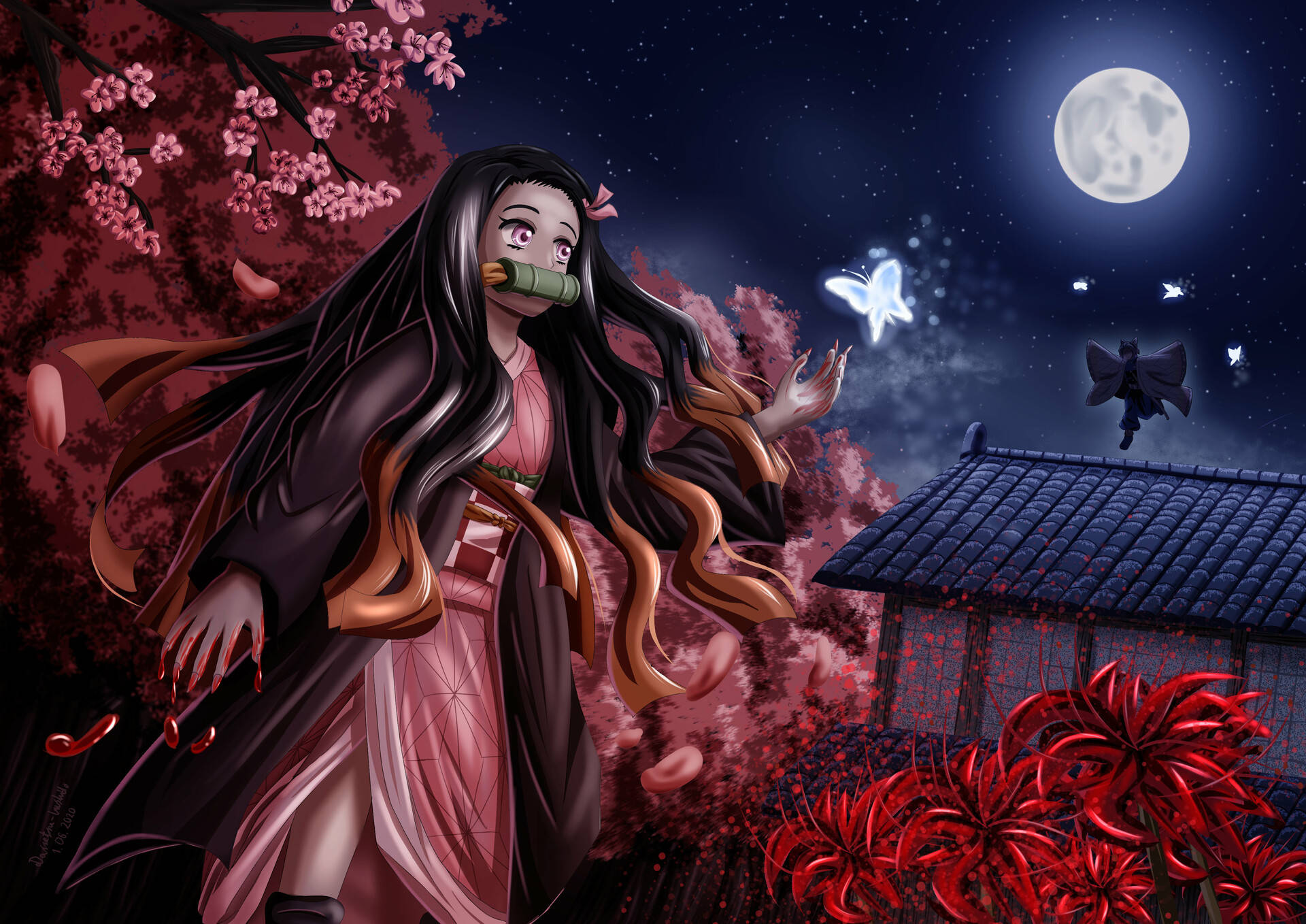 鬼滅之刃 禰豆子 桌布 壁紙 — 一位年輕的動漫女孩，長長的黑髮，嘴裡塞著竹製口塞，站在滿月下，周圍是飄落的櫻花和紅色的彼岸花。