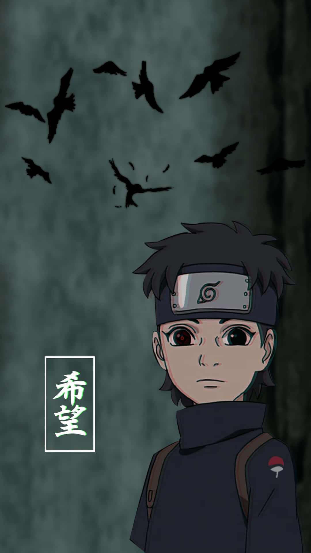 Uchiha iPhone 桌布 壁紙 — 一位年輕的動漫忍者，紅眼睛，戴頭帶，在深灰色背景上黑鳥飛翔的場景中莊嚴站立。