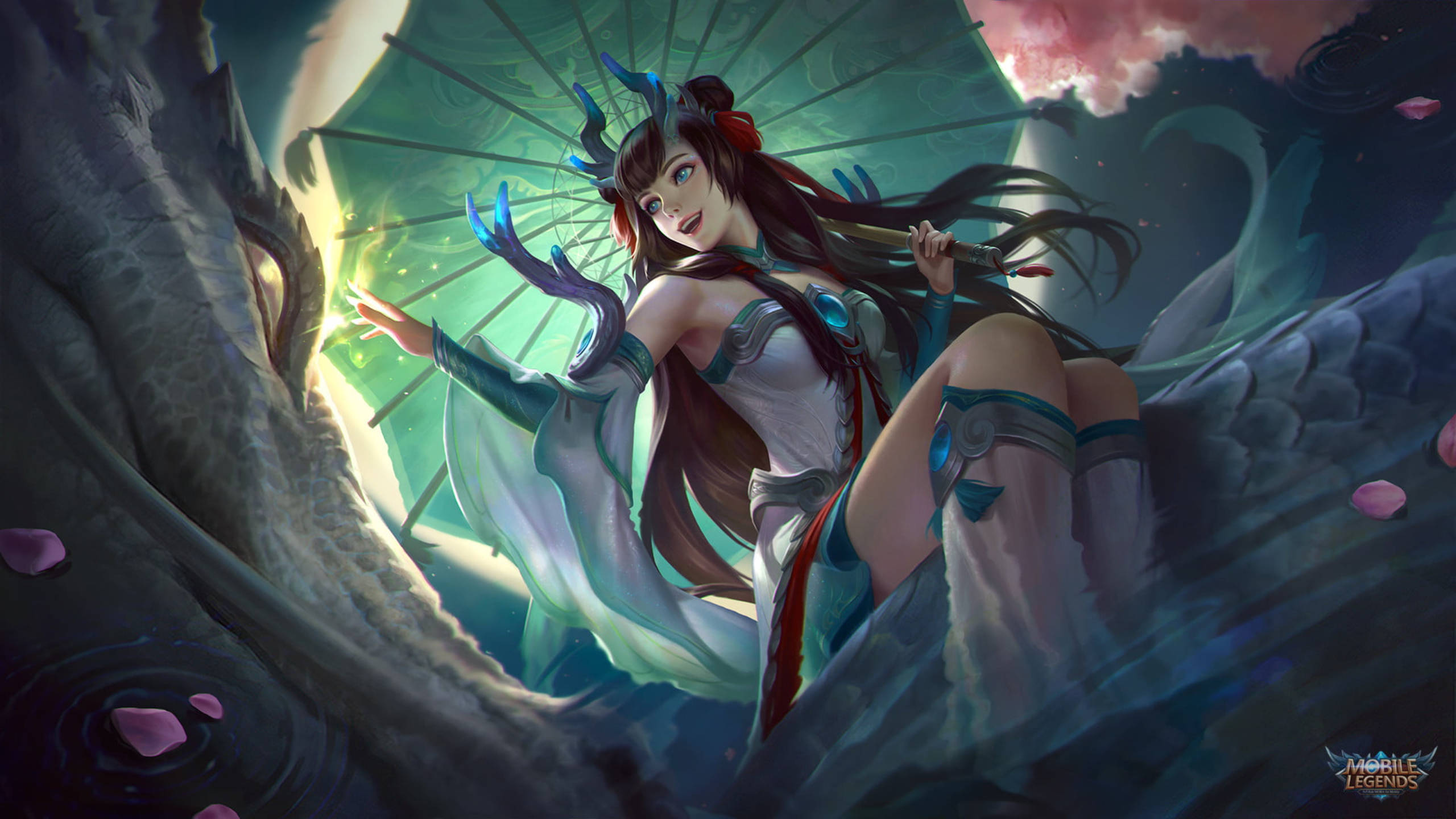 Mobile Legends 動態圖 桌布 壁紙 — 一位幻想動漫女孩，長長的黑髮，手持發光的綠色陽傘，坐在龍背上，周圍有粉紅色的花瓣飄落。