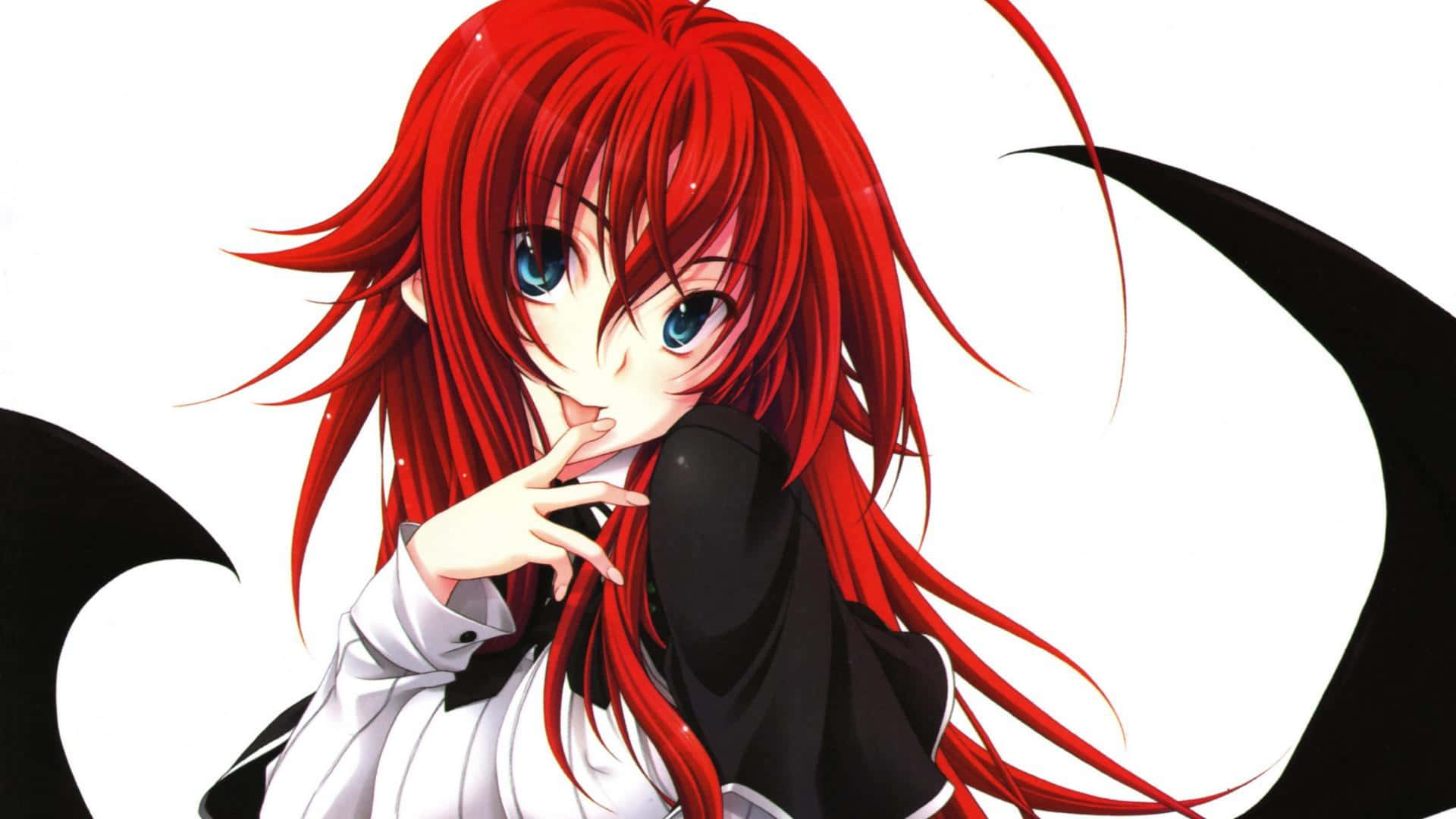 Rias Gremory 桌布 壁紙 — 一位引人注目的動漫女孩，擁有鮮豔的紅髮和藍眼睛，在純白背景前擺出帶有黑色翅膀的姿勢。
