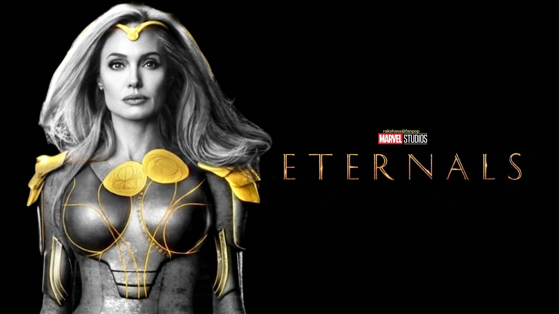 Eternals 桌布 壁紙 — 一位引人注目的黑金配色女超級英雄，飄逸的頭髮和華麗的盔甲，站在深色背景前，帶有「ETERNALS」標題。
