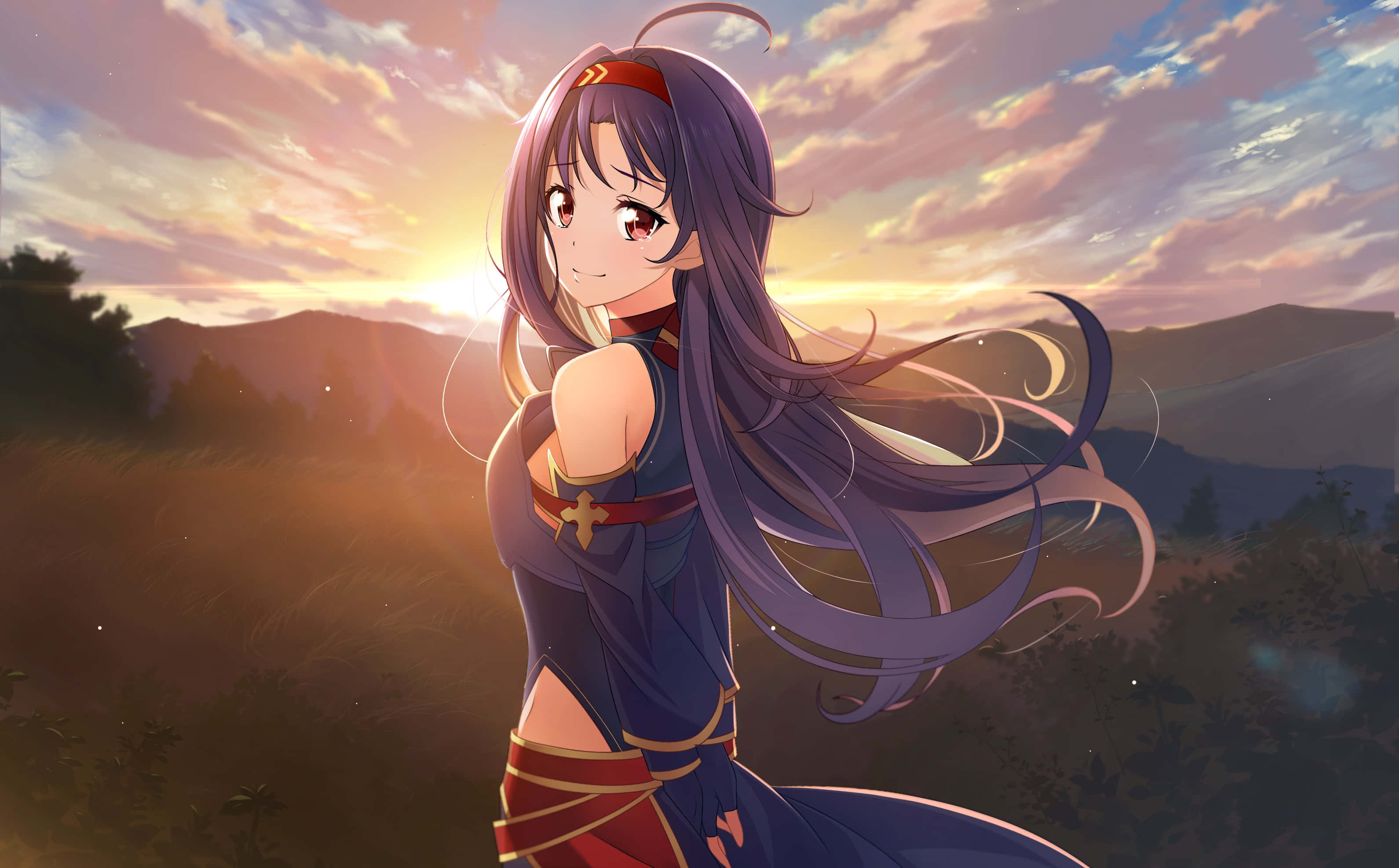Yuuki Konno 桌布 壁紙 — 一位微笑的動漫女孩，長長的紫色頭髮，站在夕陽下的田野中，裙擺隨風飄揚，髮絲在溫暖的天空中飛舞。