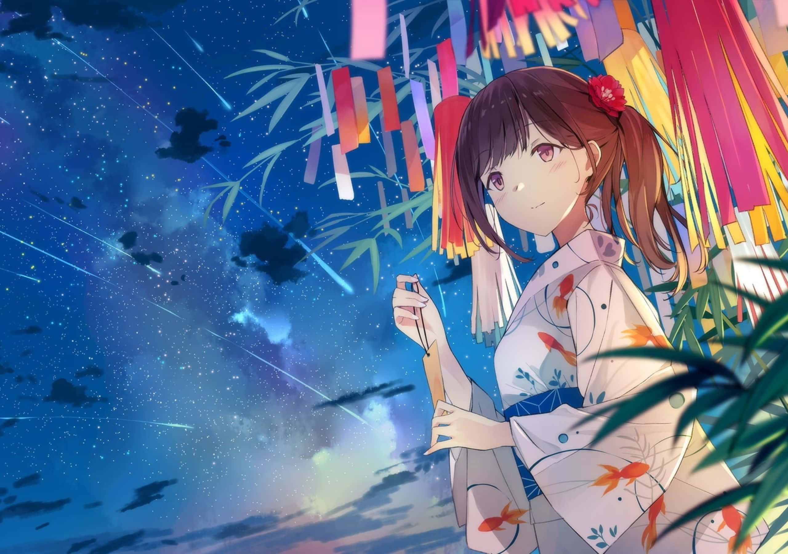 2560x1800 桌布 壁紙 — 一位微笑的動漫女孩穿著金魚圖案的和服，站在色彩繽紛的紙彩帶下，背景是滿天星斗的夜空，有流星劃過。