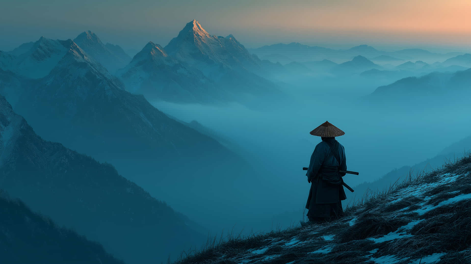 Lone Samurai in Misty Mountains: A Serene and Mysterious Scene 壁紙 — 一位戴草帽的孤獨武士站在白雪覆蓋的山脊上，俯瞰黎明時分霧氣瀰漫的山谷。