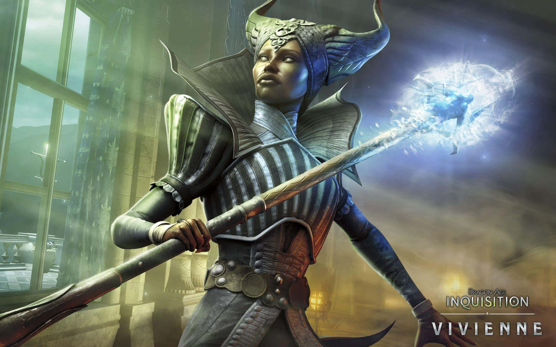 Best Dragon Age Inquisition 桌布 壁紙 — 一位戴著角盔的奇幻戰士，在一個有大窗戶的宏偉石廳中揮舞著發光的法杖。