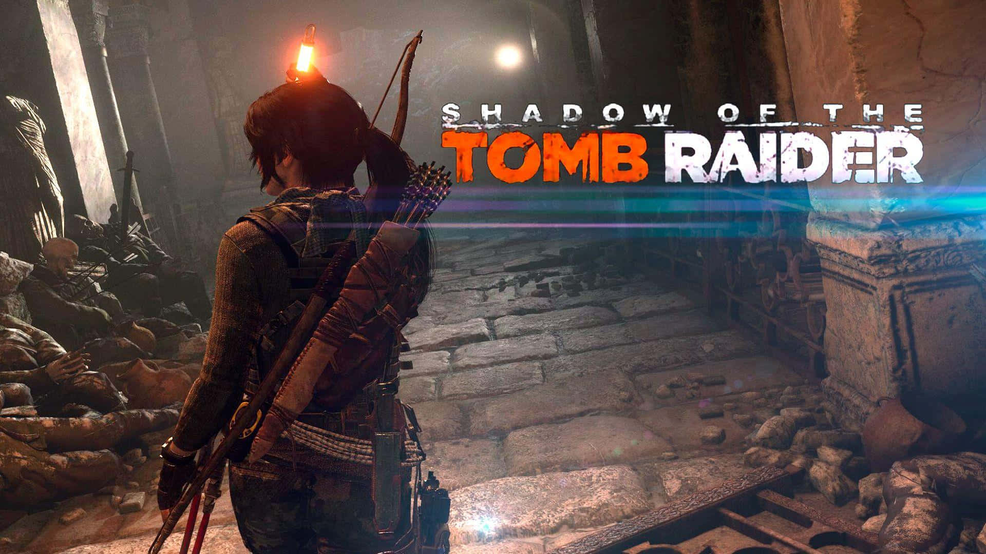 Best Shadow Of The Tomb Raider 桌布 壁紙 — 一位手持弓箭和火把的女性冒險家探索著一個光線昏暗、石地板散落碎片的古老遺跡。