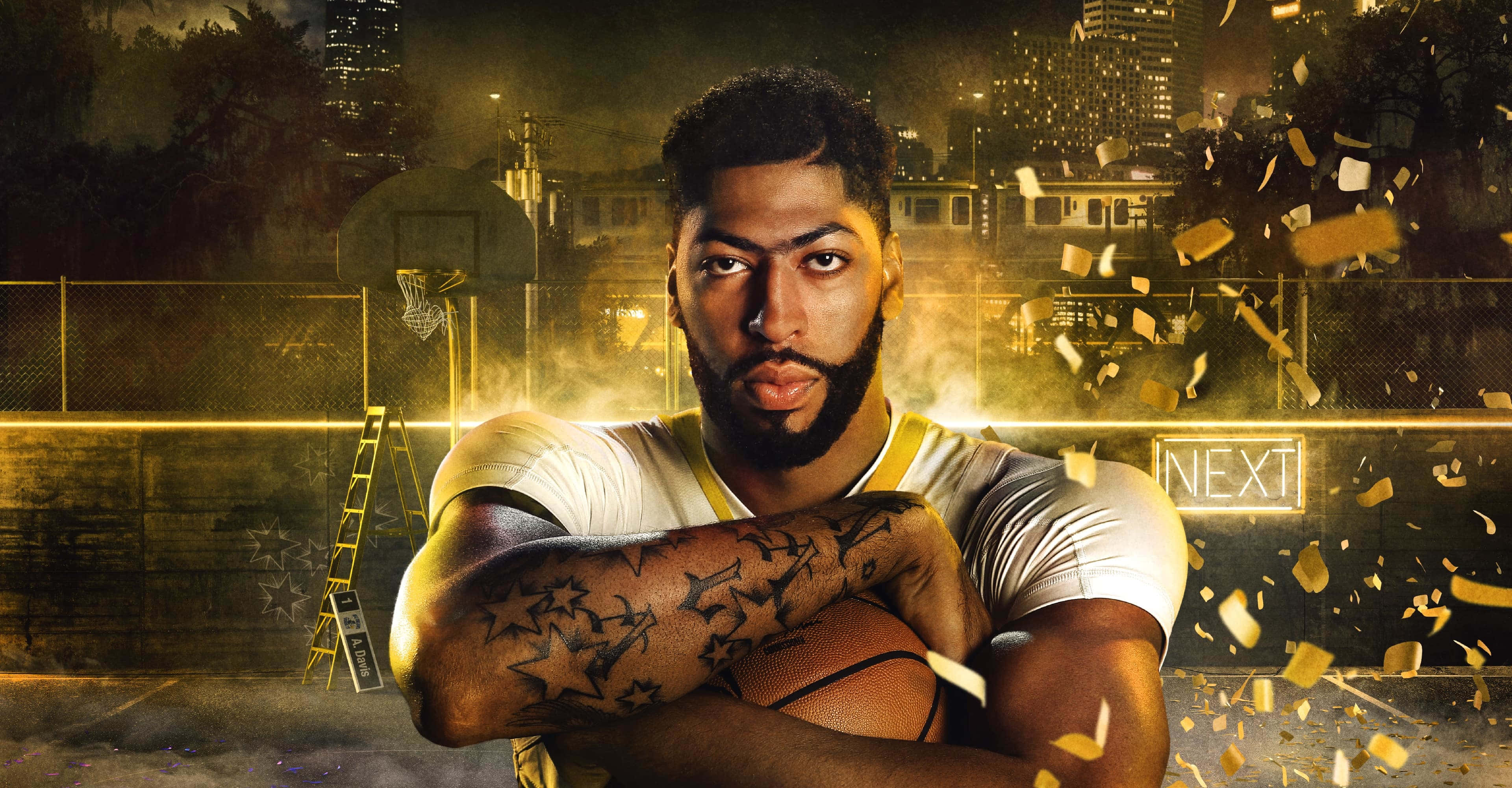 NBA 2k20 桌布 壁紙 — 一位手臂有刺青的籃球運動員在金色紙屑下，以夜晚的城市天際線為背景，手持籃球。