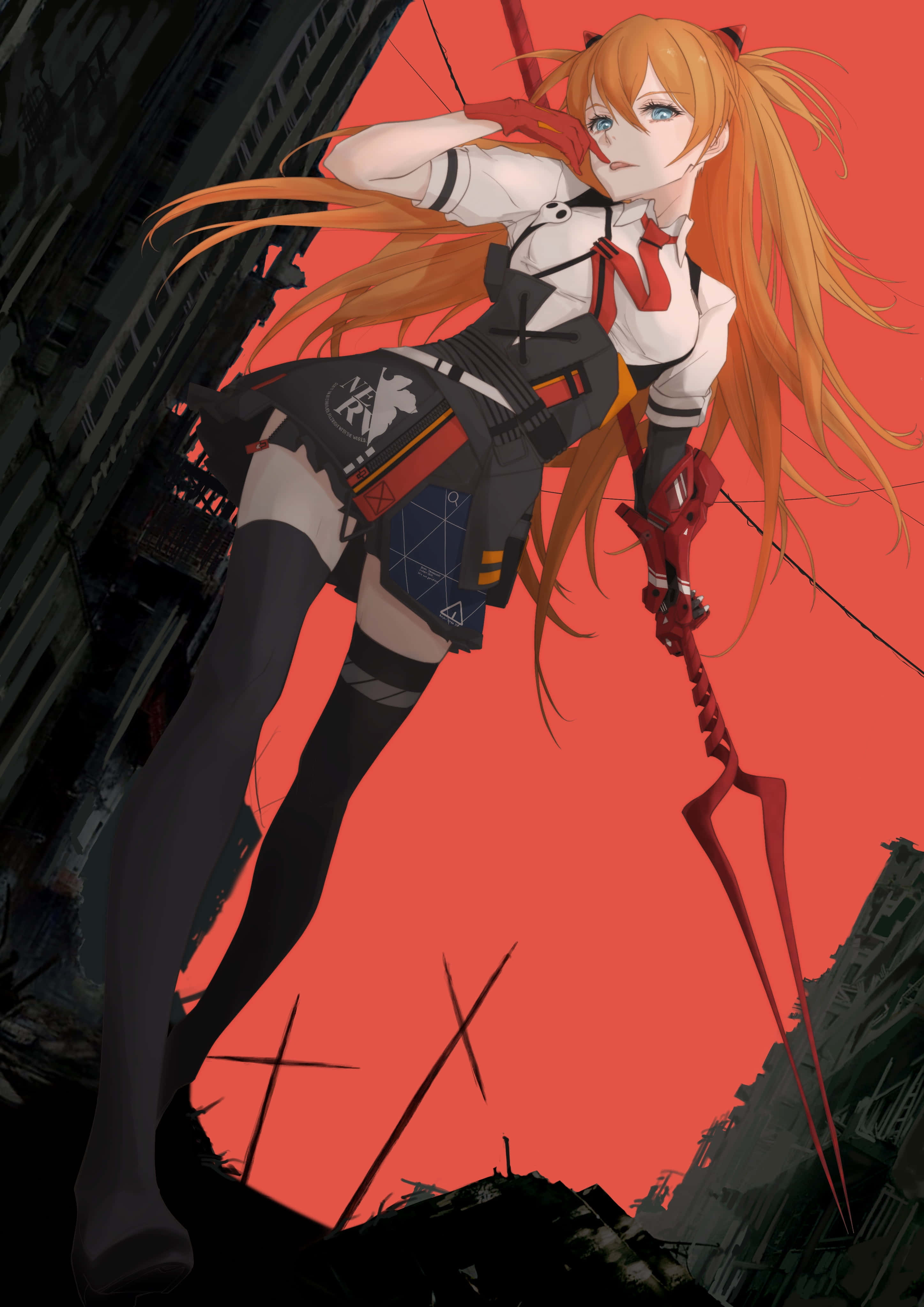 evangelion 4K 桌布 壁紙 — 一位擁有橙色頭髮和貓耳的女動漫角色，在廢墟城市建築上方火紅的天空中揮舞著紅色武器。