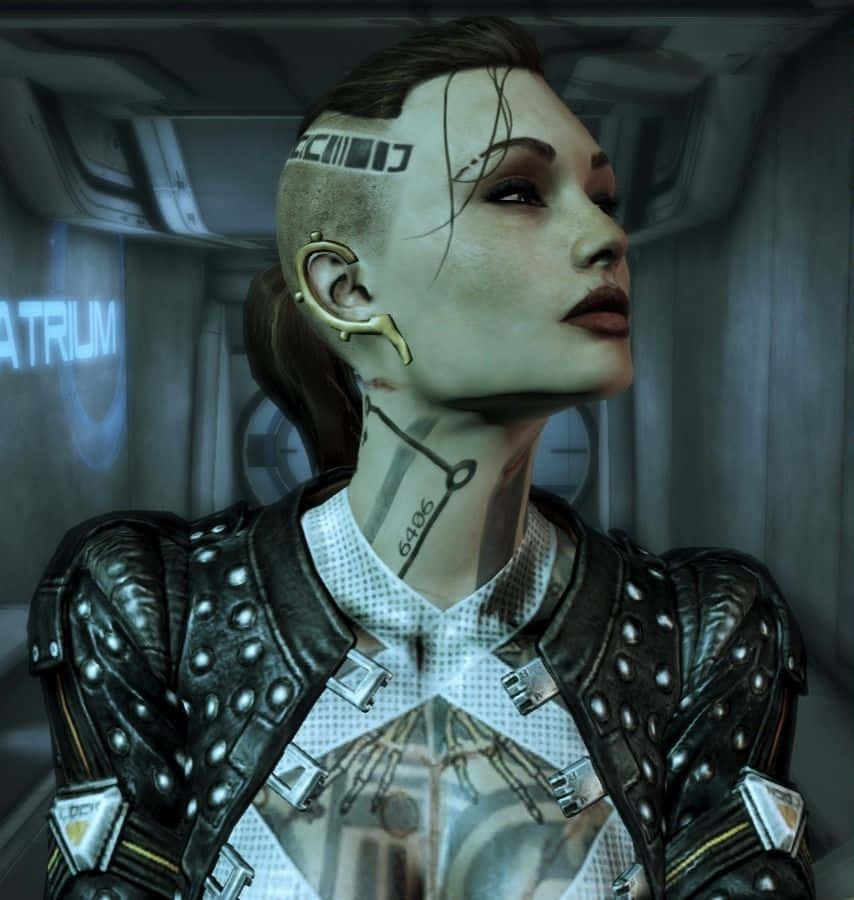 Mass Effect Jack 桌布 壁紙 — 一位擁有機械耳朵和頸部刺青的賽博龐克女性，在未來主義的走廊中向上凝視。