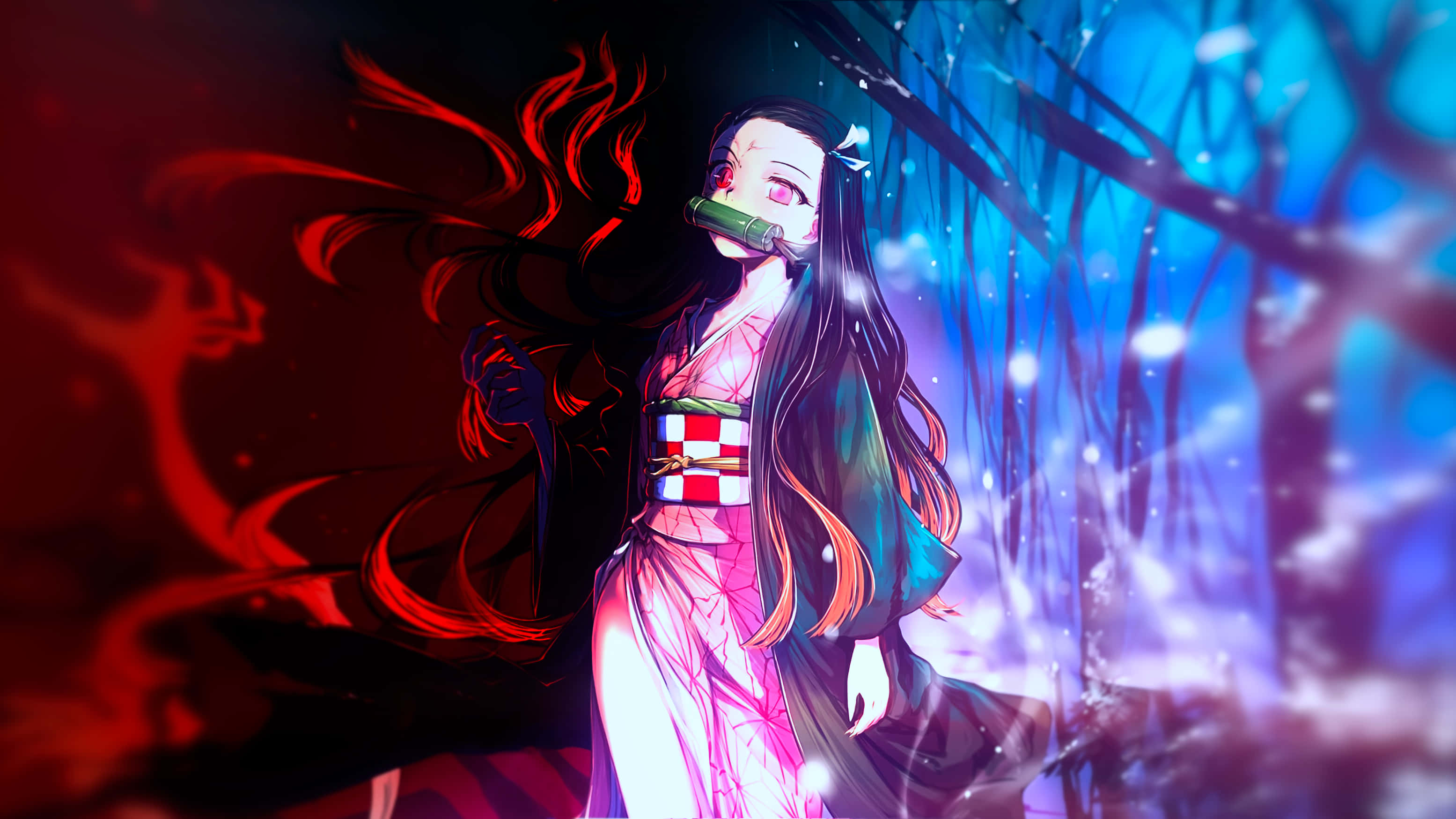 Cool Nezuko 桌布 壁紙 — 一位擁有火紅頭髮的動漫女孩，身穿粉紅色和服，站在神秘的森林中，紅色和藍色的發光能量在她周圍旋轉。
