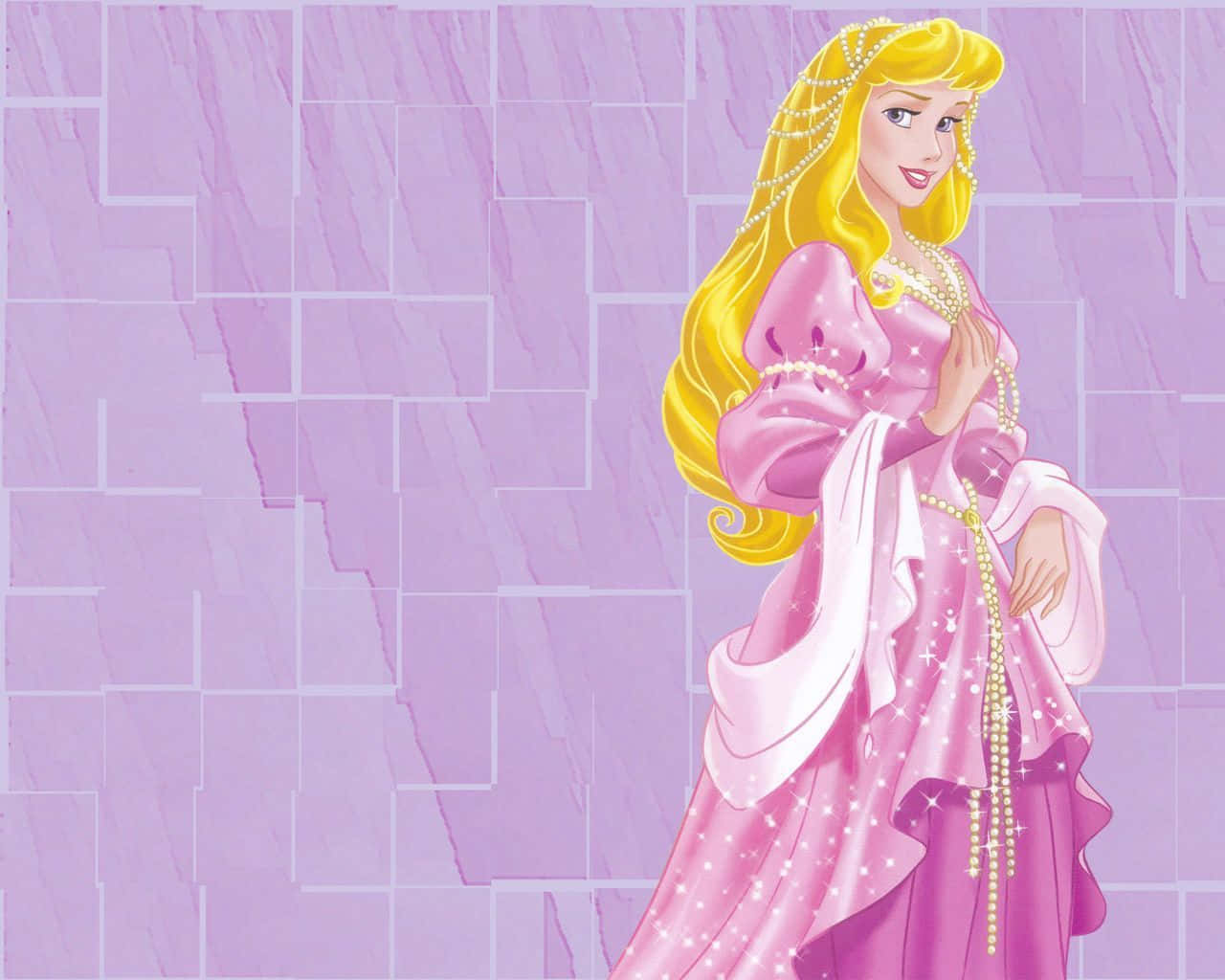 Disney Profile 桌布 壁紙 — 一位擁有金色長髮的公主，身穿閃閃發光的粉紅色禮服，綴有珍珠，背景是淡紫色瓷磚牆。