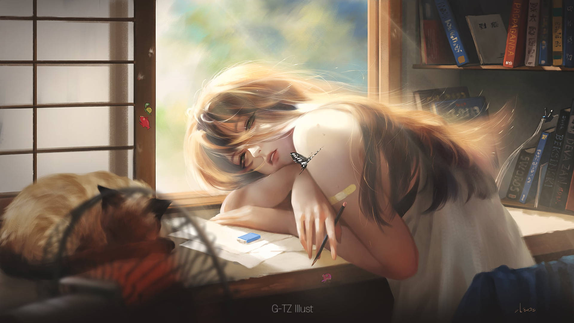 動漫女孩 桌布 壁紙 — 一位擁有飄逸金髮的年輕女子在陽光灑落的書桌上安詳入睡，一隻貓蜷縮在她身旁。