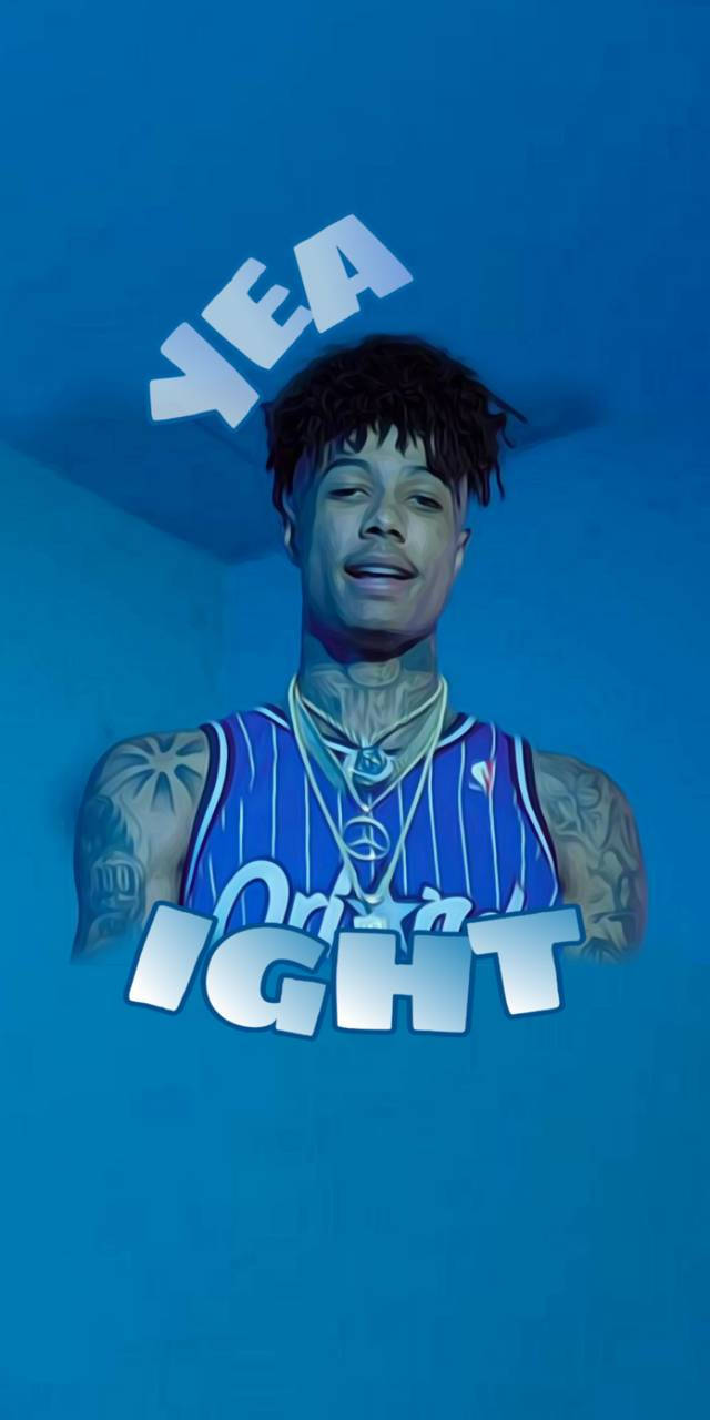 Celebrity 桌布 壁紙 — 一位有刺青、身穿藍色球衣的年輕男子在純藍色背景上微笑，背景上有粗體白色文字。