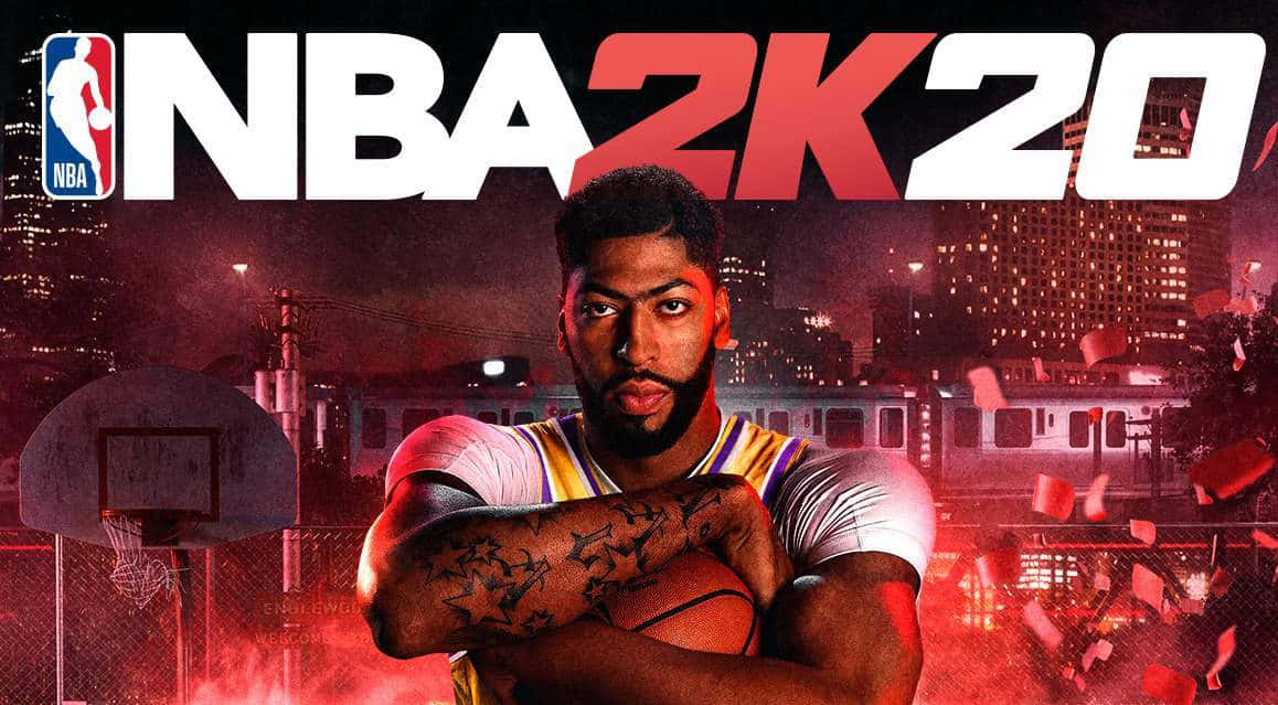 Nba2k20 桌布 壁紙 — 一位有刺青的籃球運動員在夜晚的城市天際線前，在發光的紅燈下拿著一個球。
