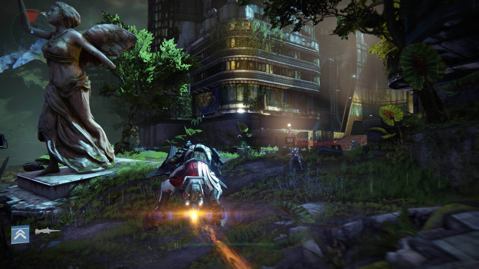 destiny 4K 桌布 壁紙 — 一位未來騎士騎著發光的機車，在霓虹燈照亮的賽博龐克城市景觀中，穿過一座破碎雕像旁邊的雜草叢生廢墟。