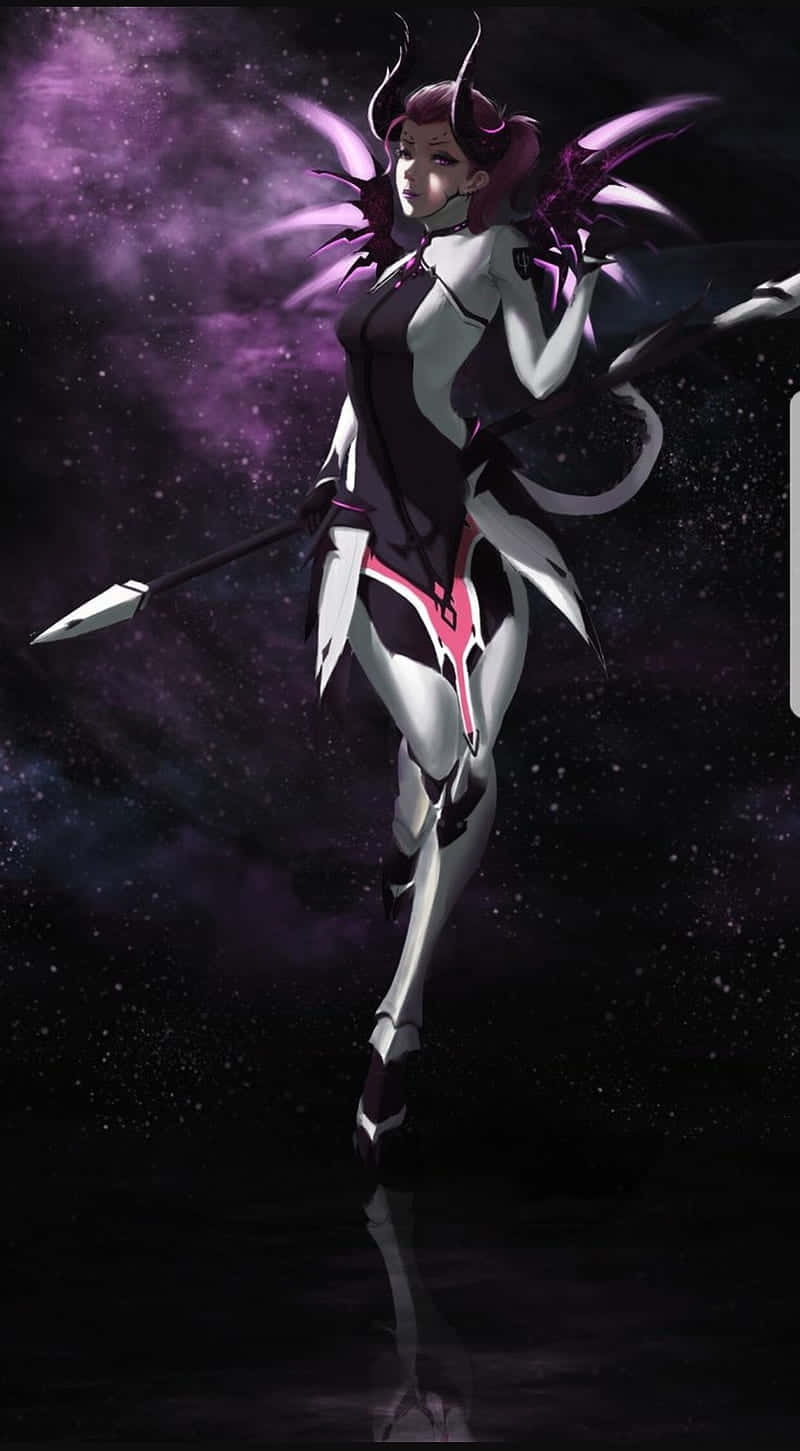 game 桌布 壁紙 — 一位深色頭髮的動漫女性，擁有紫色角和翅膀，在宇宙紫色星雲背景下揮舞長矛。
