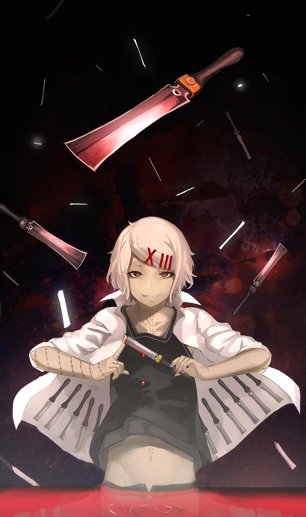 Juuzou Tokyo Ghoul 4K 桌布 壁紙 — 一位淺色頭髮的動漫女孩，紅色的眼睛和額頭上的羅馬數字，揮舞著劍，周圍環繞著漂浮的刀刃，背景是深紅色的宇宙。