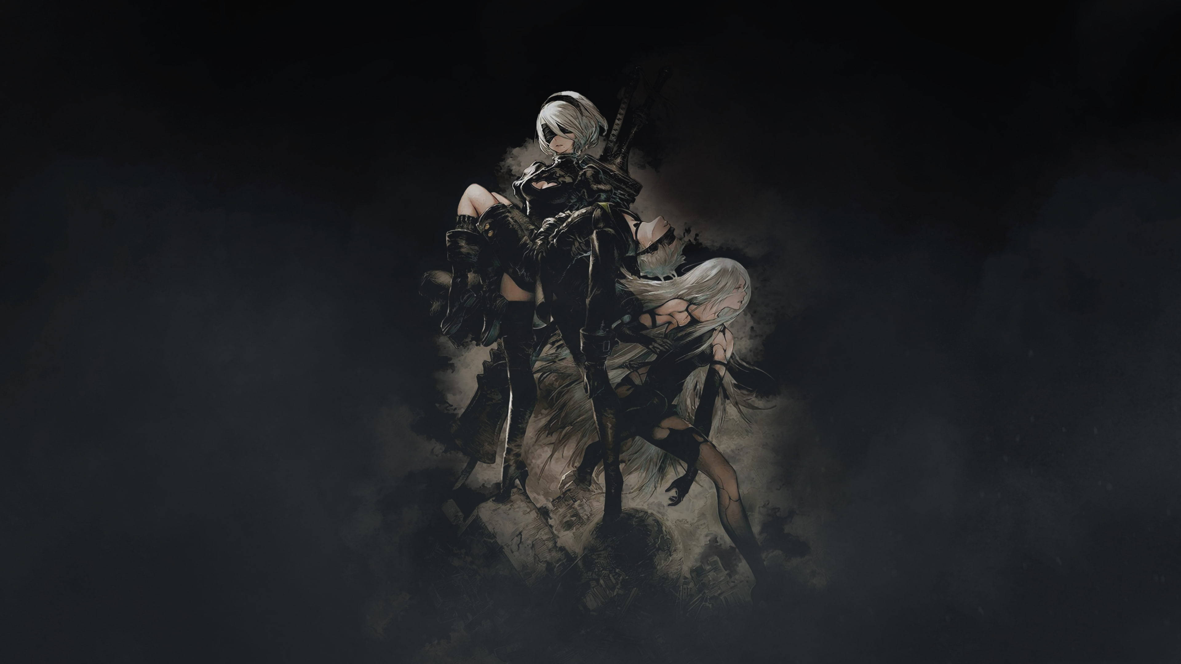 Nier Automata 4K 桌布 壁紙 — 一位淺色頭髮的戰士身穿暗色盔甲，在煙霧繚繞的夜空下，立於岩石露頭之上，蓄勢待發。