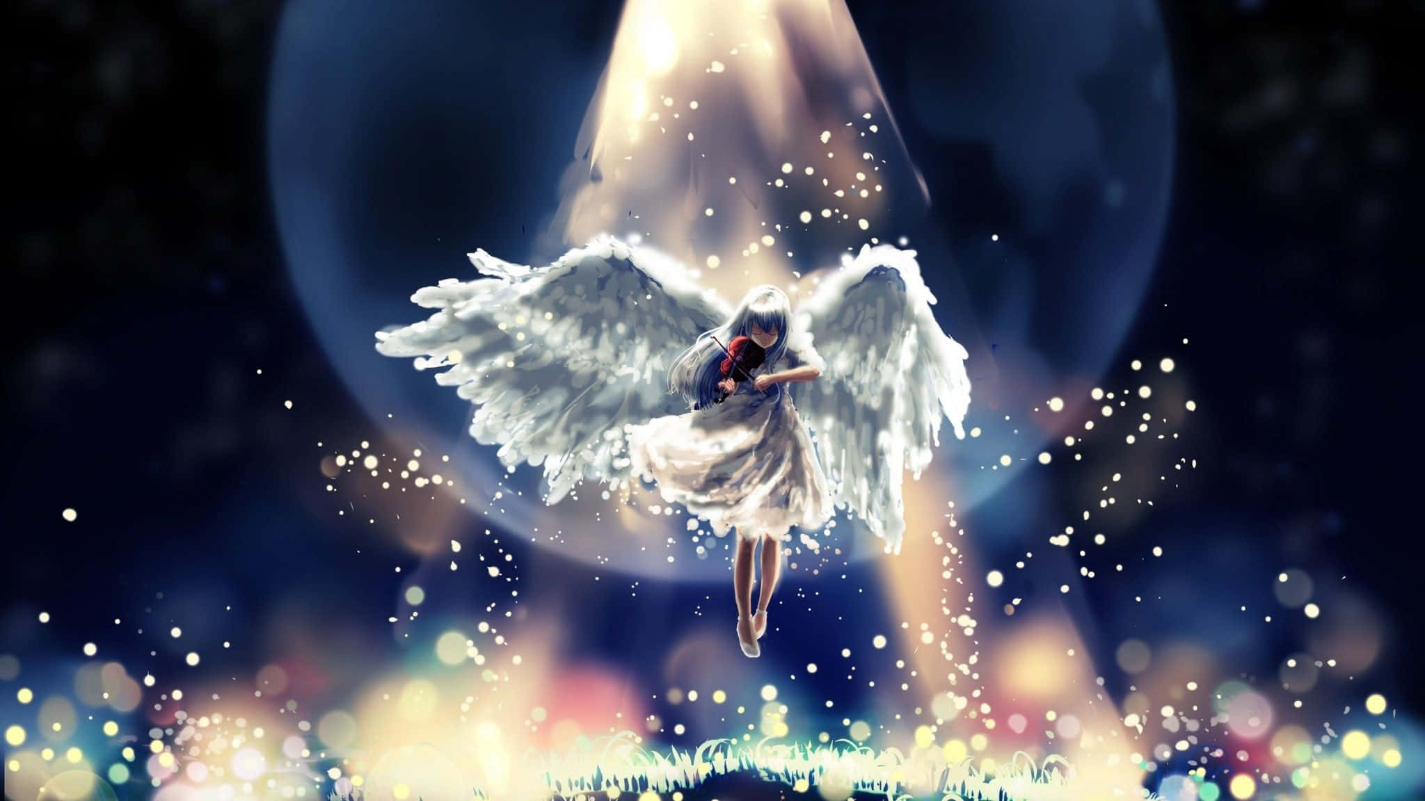 Angel Wings 桌布 壁紙 — 一位發光的天使，擁有白色翅膀，在閃爍粒子環繞的燦爛光束下，寧靜地漂浮在草地上方。