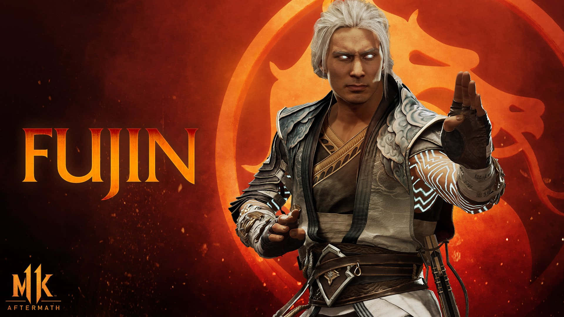 Mortal Kombat Fujin 桌布 壁紙 — 一位白髮、紋身發光的兇猛戰士，準備好面對熾熱的橙色龍背景。