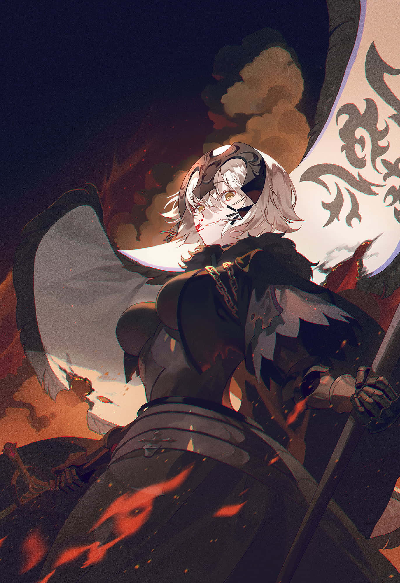 Fate/Grand Order 桌布 壁紙 — 一位白髮機械眼的兇猛動漫戰士，在火焰煙霧和烏雲中揮舞著發光的劍。