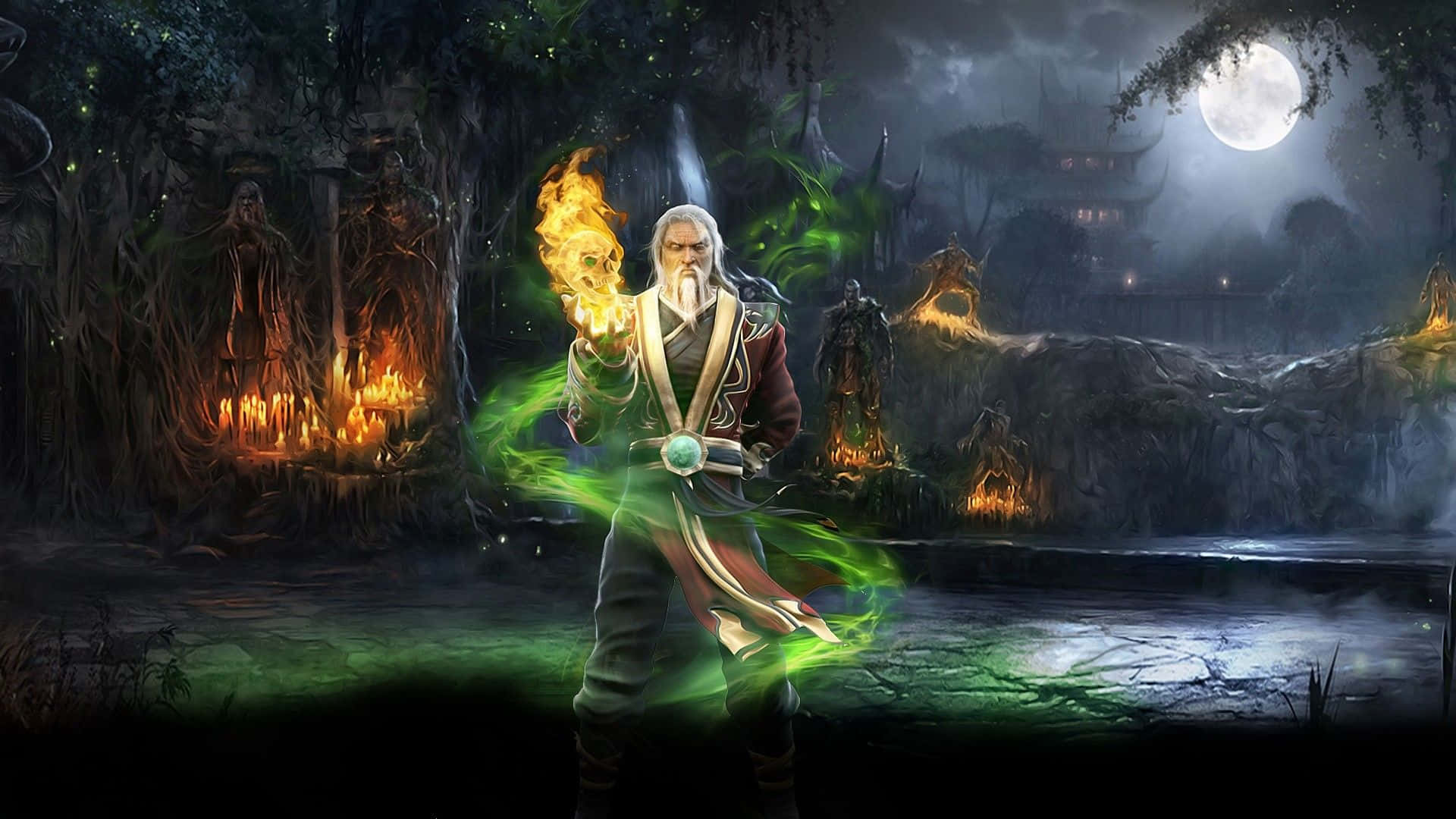 Wizardry 桌布 壁紙 — 一位白髮老巫師在月光照耀的神秘森林中，伴隨著古老的雕像和發光的蠟燭，引導著熾熱的綠色魔法能量。