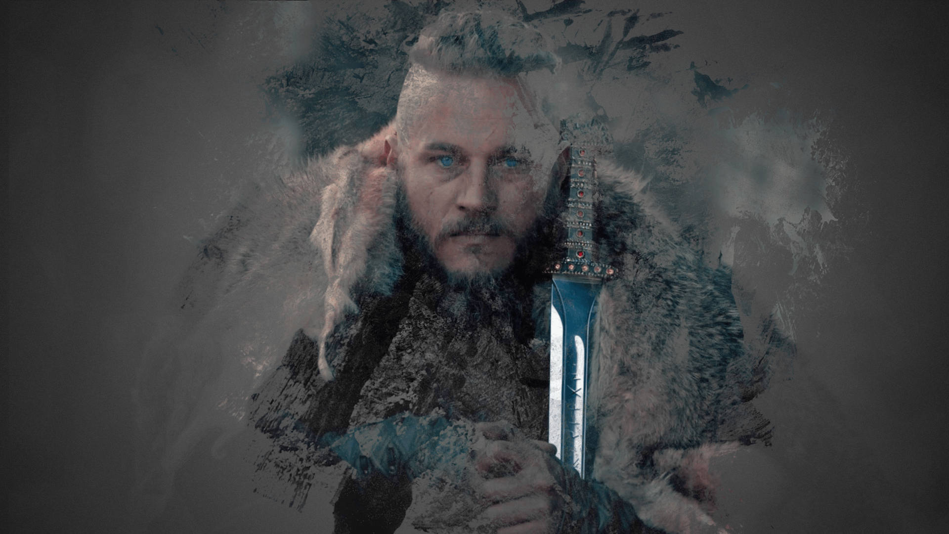 Vikings 桌布 壁紙 — 一位眼神兇猛、藍眼睛、身穿毛皮襯裡盔甲的戰士，在煙霧繚繞的灰色背景下緊握一把華麗的劍。