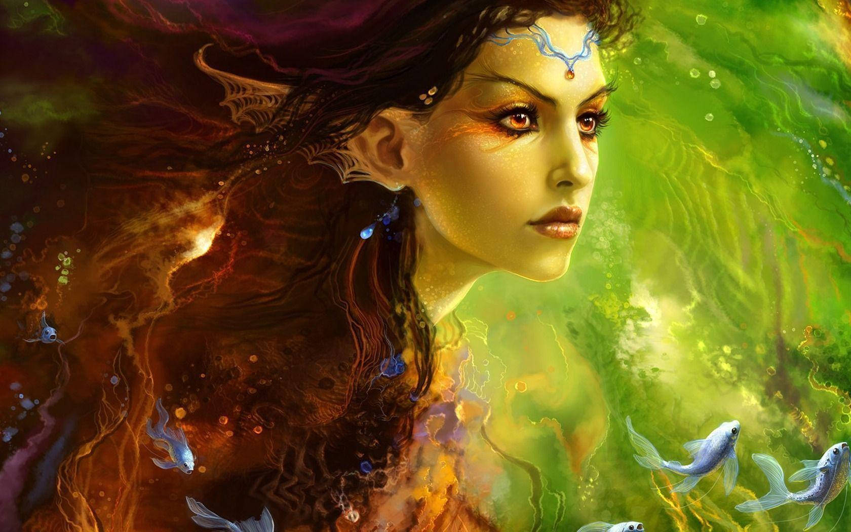 美人魚 桌布 壁紙 — 一位神秘美人魚，擁有飄逸的深色長髮和發光的標記，在銀色魚兒游過充滿活力的綠色和橙色水漩渦時，平靜地凝視著。