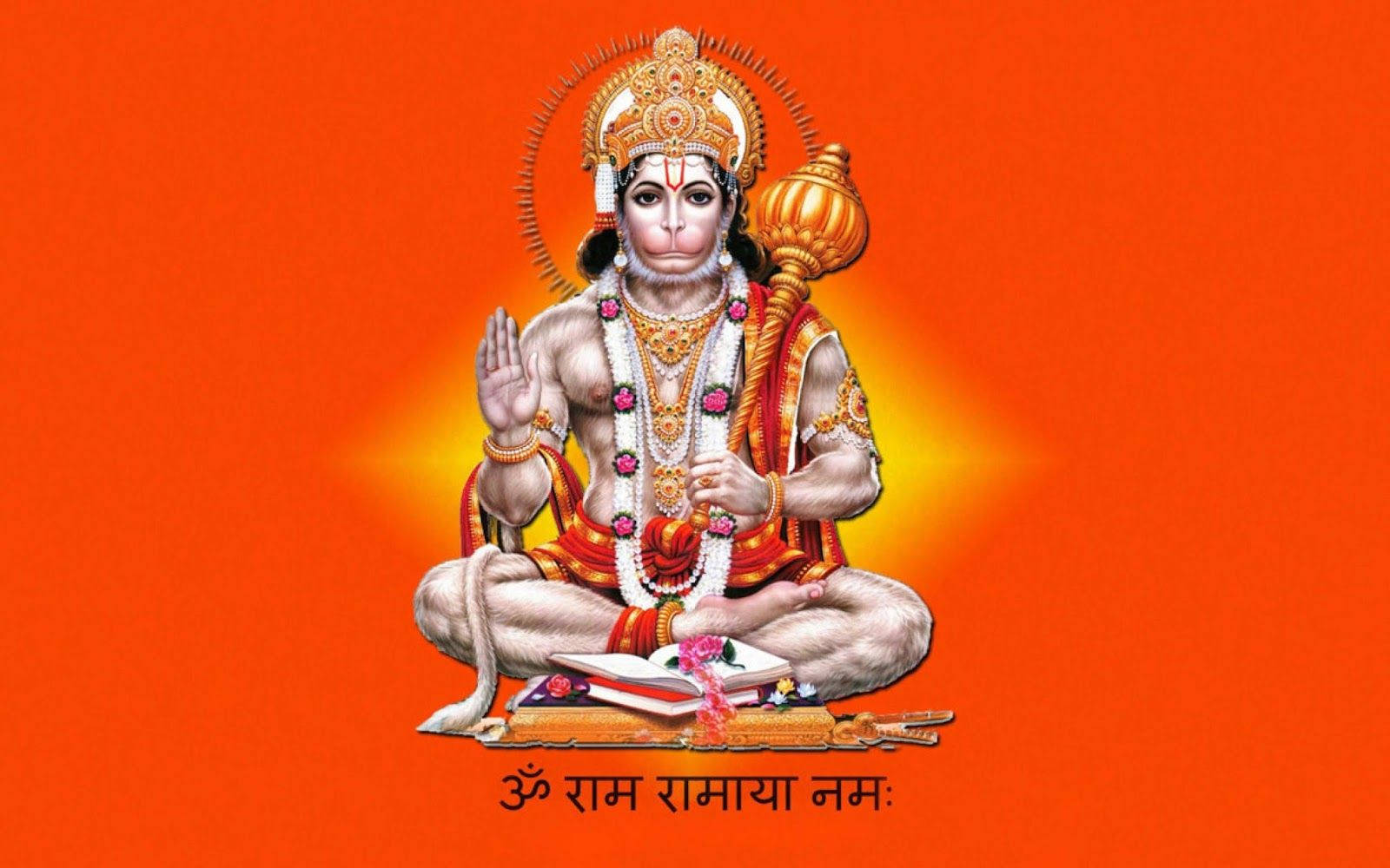 hanuman ji HD 桌布 壁紙 — 一位神聖的猴神，裝飾著金色飾物和花環，寧靜地坐在寶座上，背景是燦爛的橙色。
