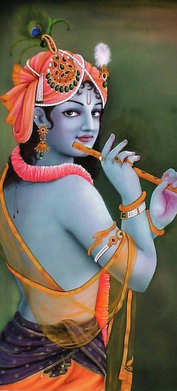 krishna iPhone 桌布 壁紙 — 一位神聖的藍皮膚人物，身穿鮮豔的橙色和紫色服飾，吹奏長笛，佩戴華麗珠寶和孔雀羽毛冠冕。