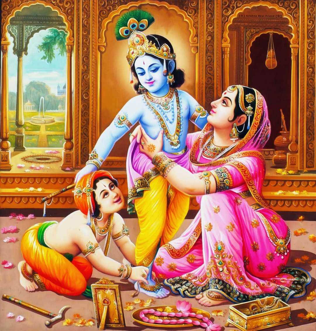 krishna ji 桌布 壁紙 — 一位神聖的藍皮膚神祇戴著金色皇冠和珠寶，輕輕觸摸跪著孩子的腳，而一位穿著粉紅色紗麗的女子在華麗的宮殿中崇敬地仰望。