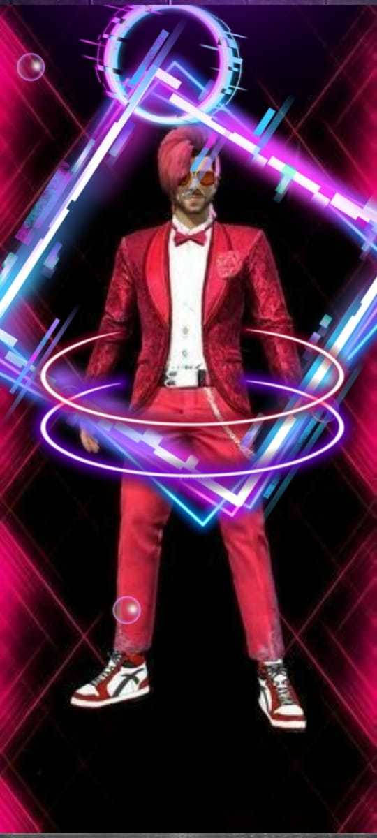 Free Fire Dj Alok 桌布 壁紙 — 一位穿著紅色西裝和太陽眼鏡的時尚男士，站在黑暗背景中發光的霓虹環和幾何光效之間。