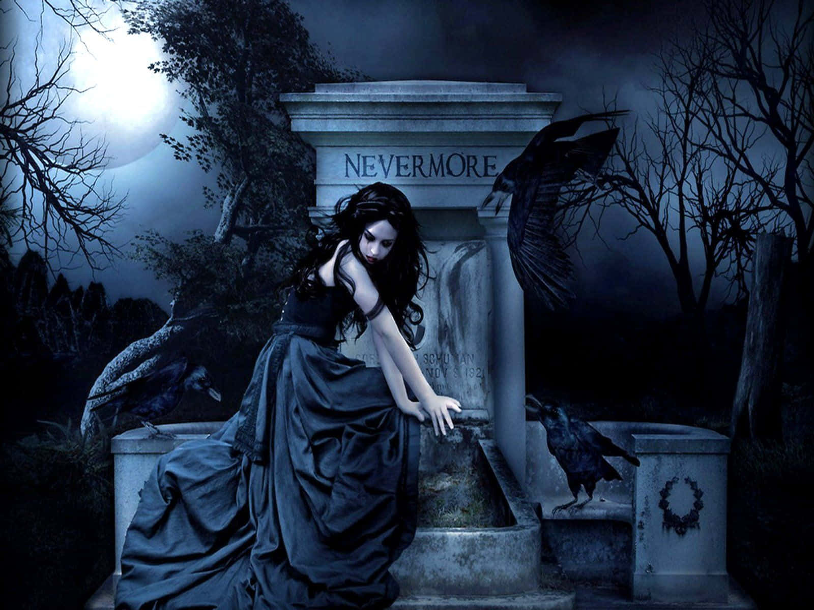 Dark Gothic 桌布 壁紙 — 一位穿著黑色長袍的哥德式女性倚靠著刻有nevermore的墓碑，烏鴉在滿月下的鬼魅墓園中聚集。