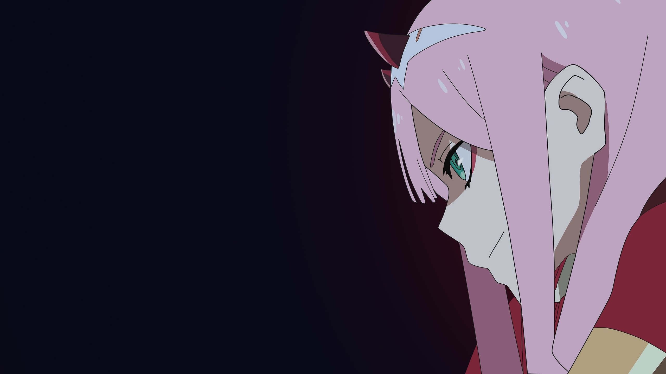 DARLING in the FRANXX 桌布 壁紙 — 一位粉紅色頭髮、綠色眼睛的動漫女孩在黑暗背景下悲傷地低頭。