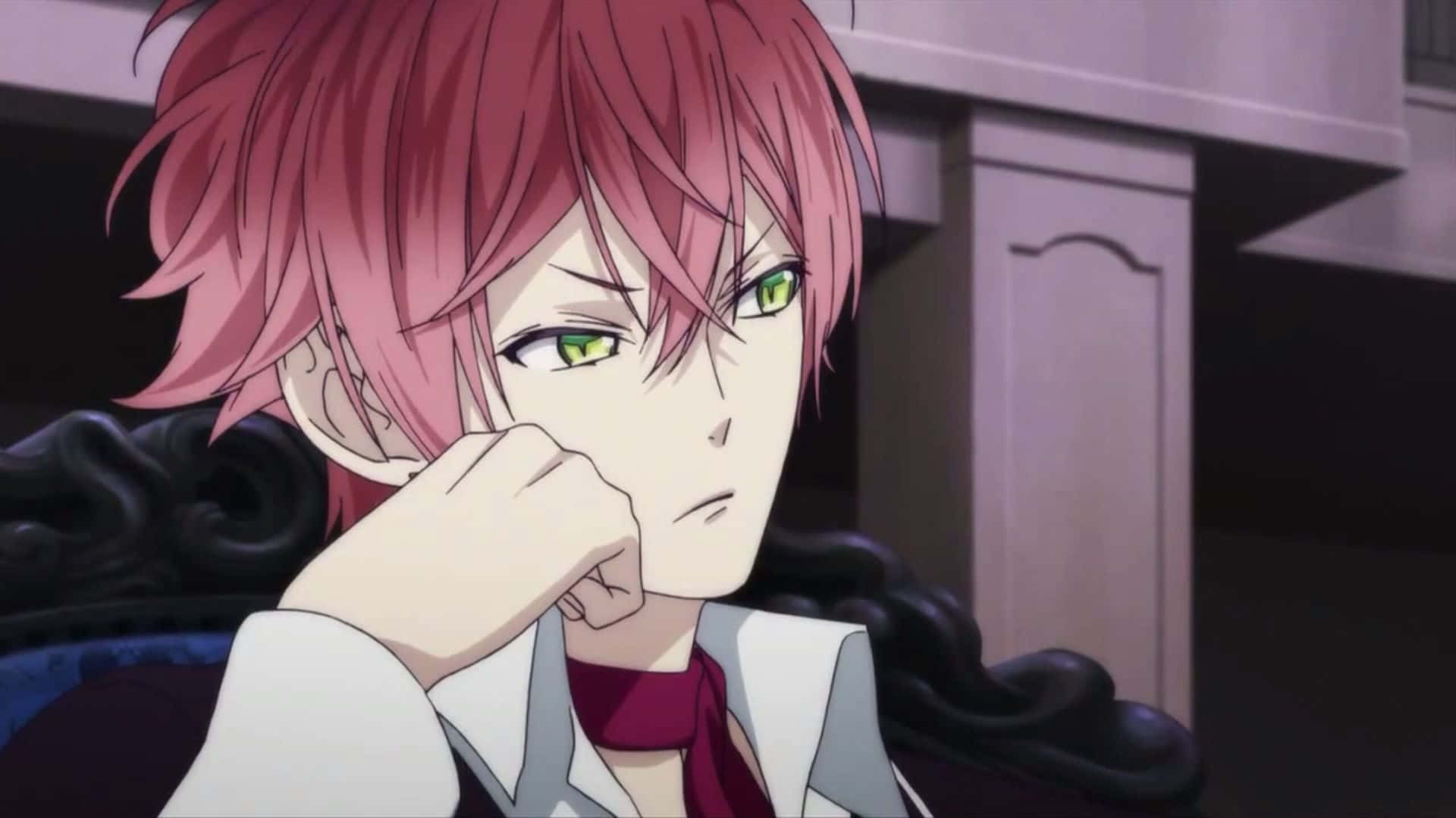 Diabolik Lovers 桌布 壁紙 — 一位粉紅色頭髮、綠色眼睛的動畫男孩，坐在一張深色華麗的椅子上，拳頭托著下巴。