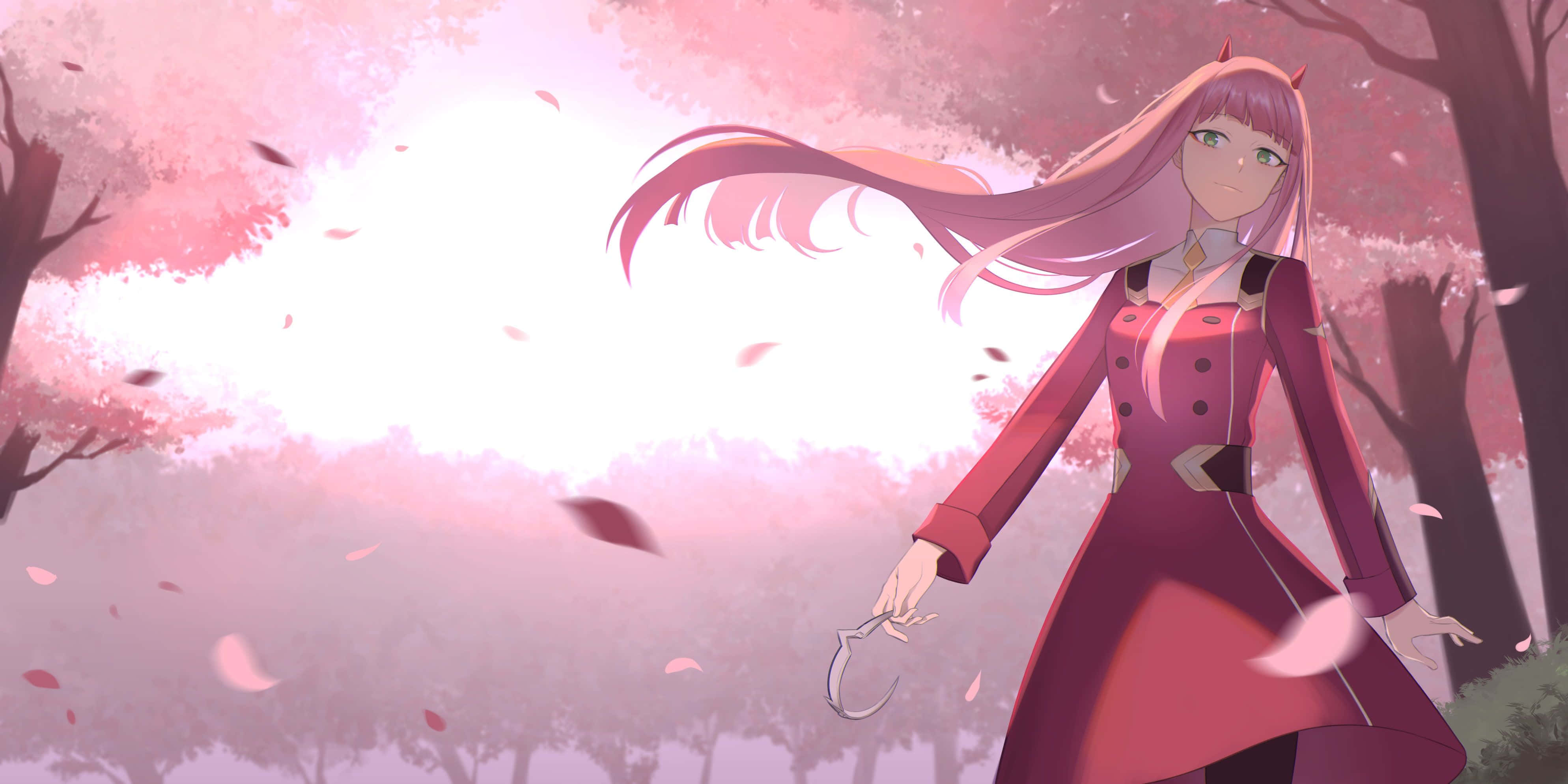 DARLING in the FRANXX 桌布 壁紙 — 一位粉紅色頭髮的動漫女孩穿著紅色外套，站在柔和的粉紅色天空下，櫻花飄落之中。