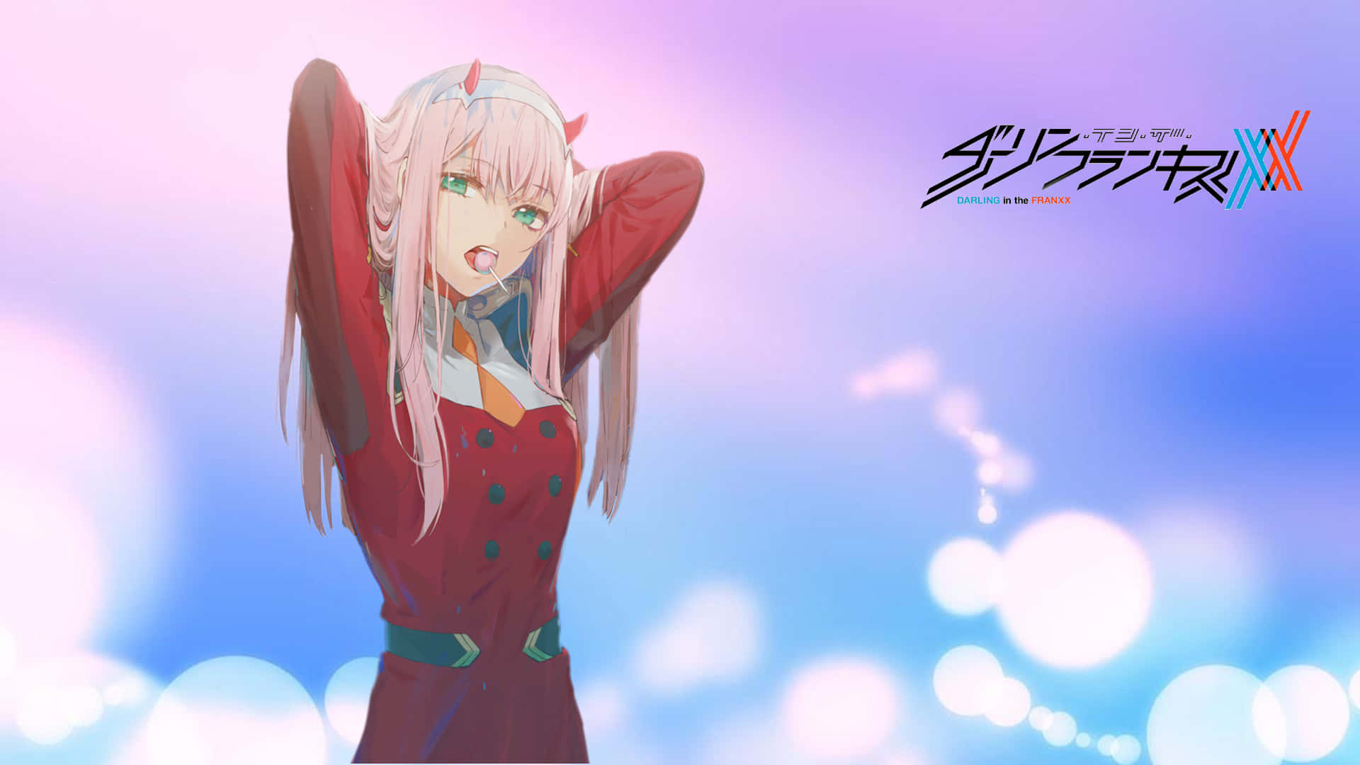DARLING in the FRANXX 桌布 壁紙 — 一位粉紅色頭髮的動漫女孩穿著紅色外套，在柔和的漸變粉彩天空和散景燈光下愉快地伸展身體。
