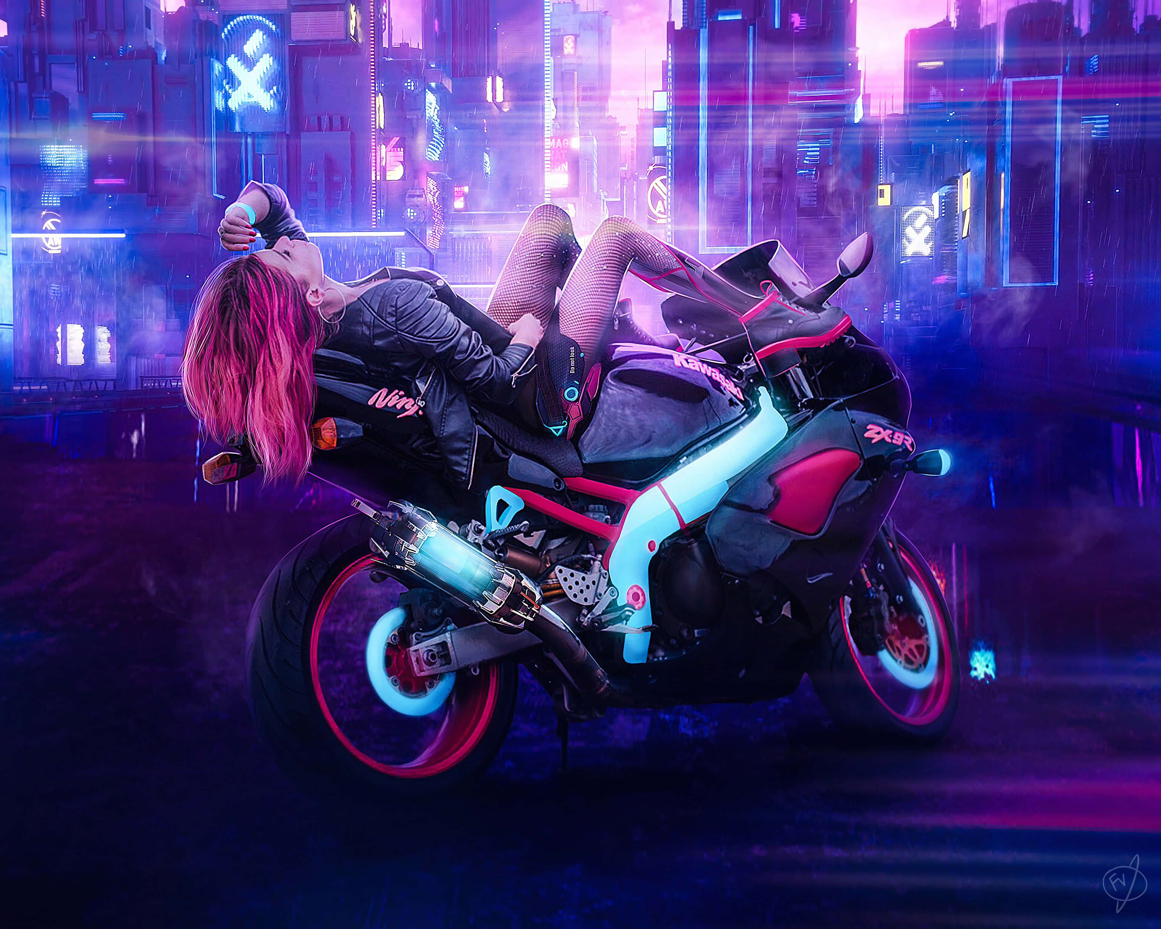 biker 桌布 壁紙 — 一位粉紅色頭髮的騎士在夜晚霓虹燈閃爍的賽博龐克城市景觀中，靠在一輛發光的未來摩托車上。